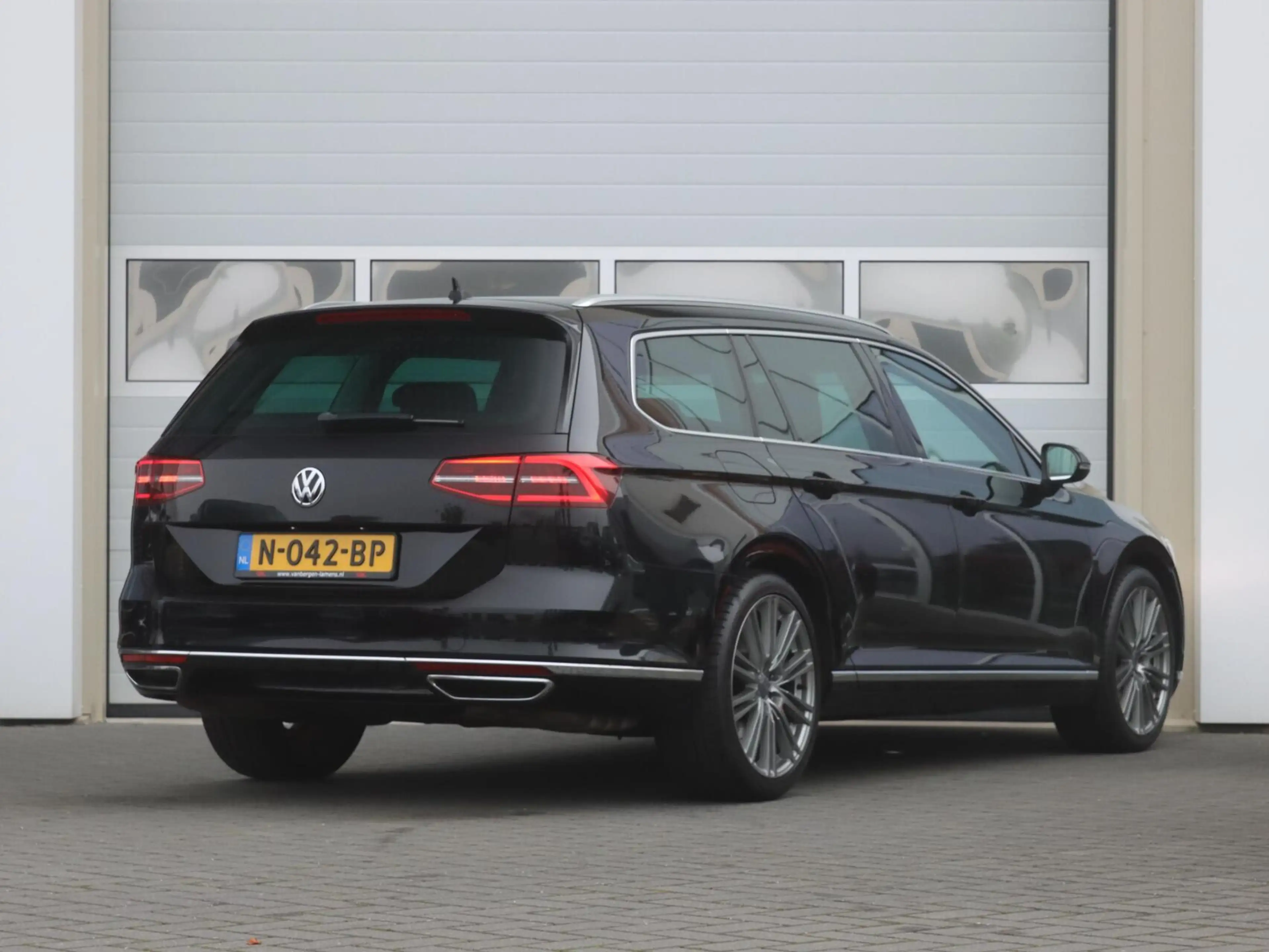 Volkswagen Passat Variant 2.0 TSI 220PK R-line | Dynaudio | Ergo-comfort sto — photo 28