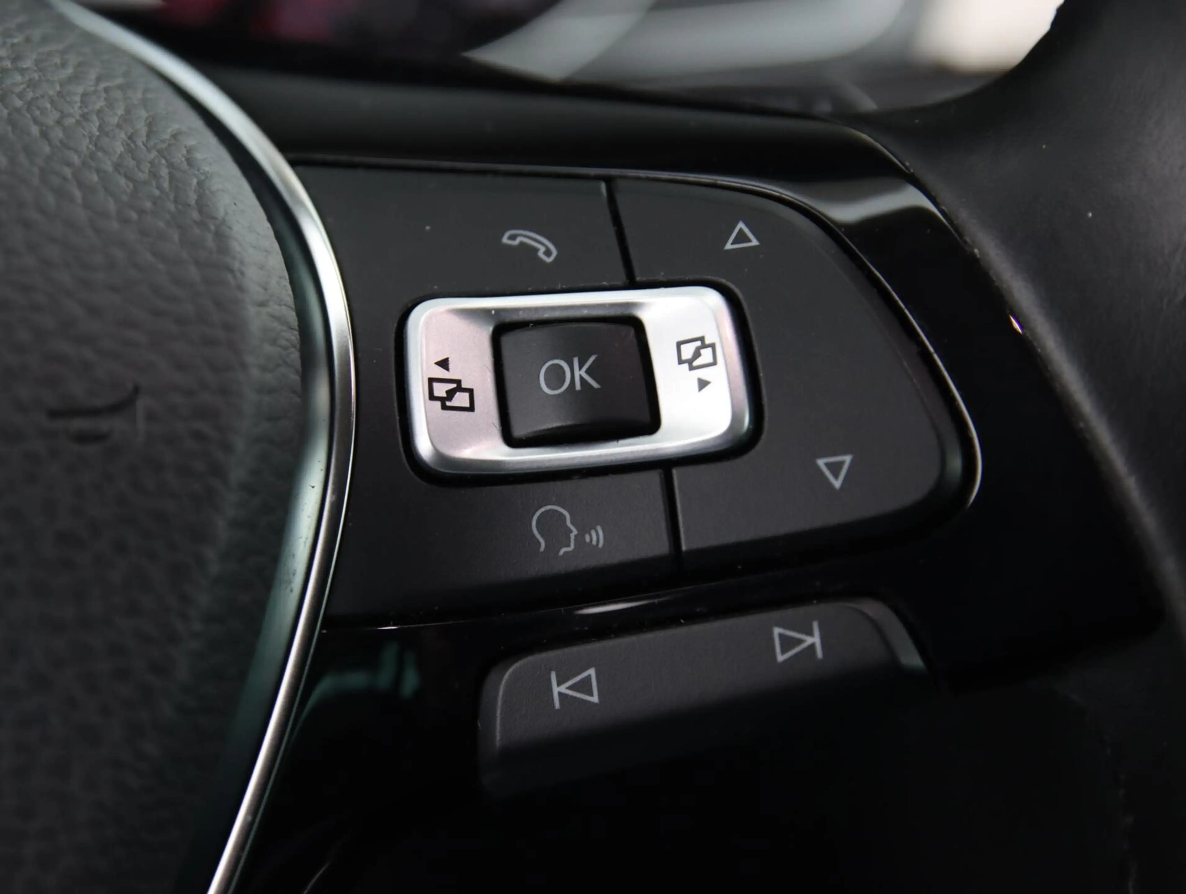 Volkswagen Passat Variant 2.0 TSI 220PK R-line | Dynaudio | Ergo-comfort sto — photo 40