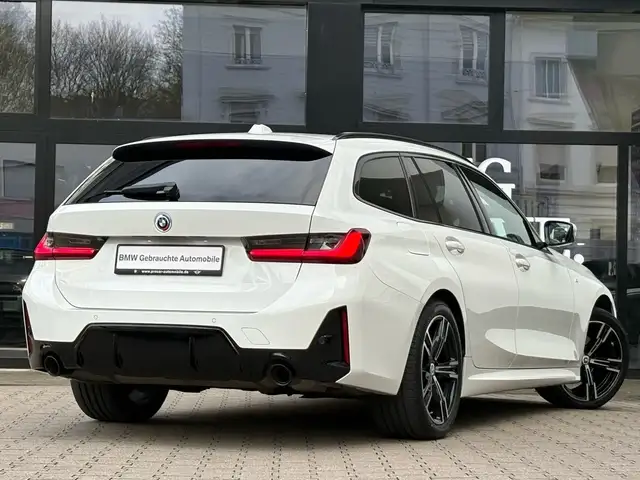 BMW 3 Series view 2