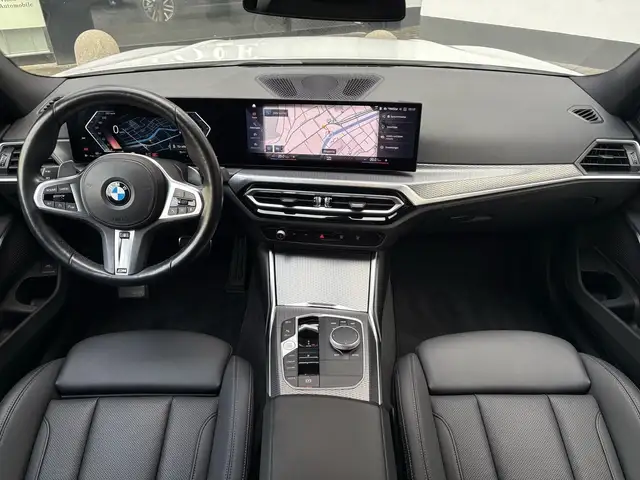 BMW 3 Series view 5
