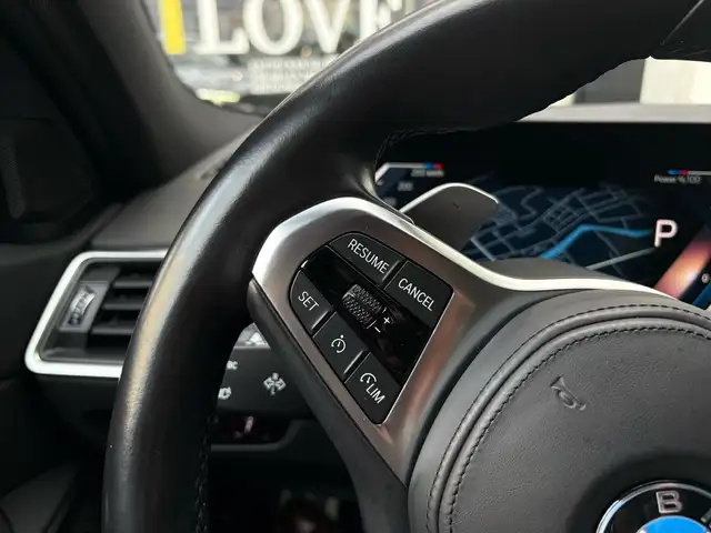 BMW 3 Series view 16
