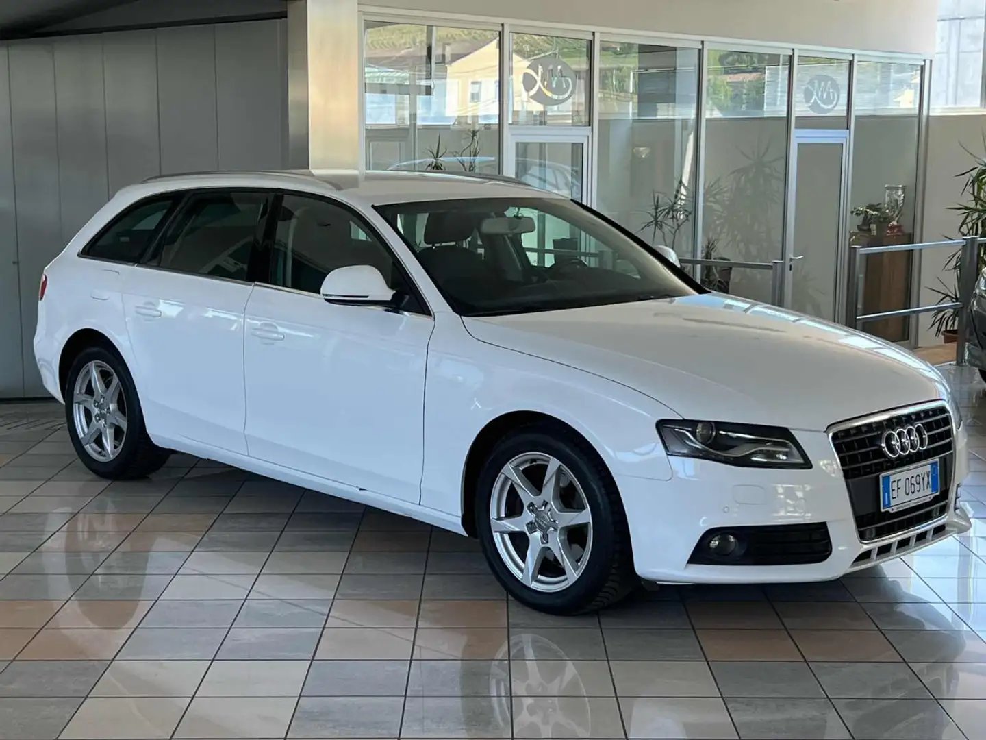 Audi A4 Avant 2.0 TFSI 180CV mult. Advanced White - 2
