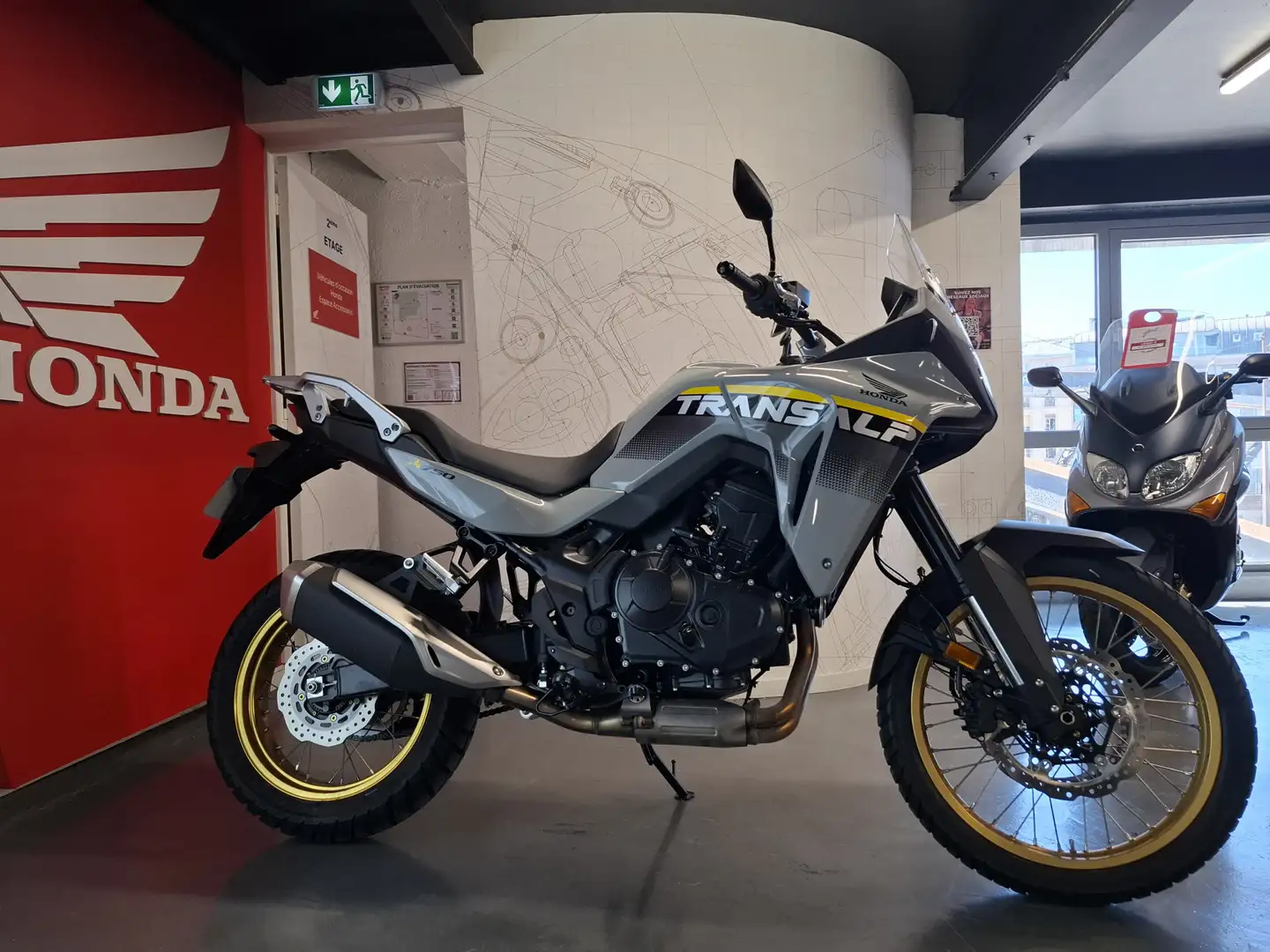 Honda XL 750 Transalp Gri - 2