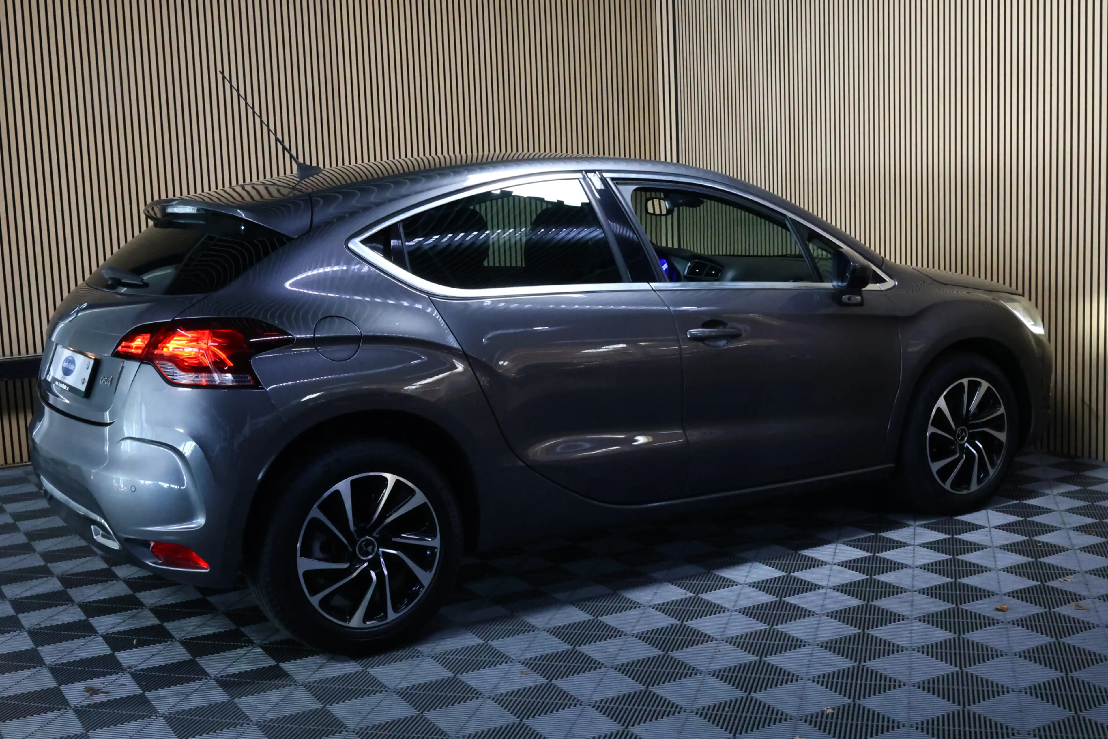 DS Automobiles DS 4 Crossback 1.2 PureTech Business NAVI CRUISE CLIMA PDC '16 — photo 6