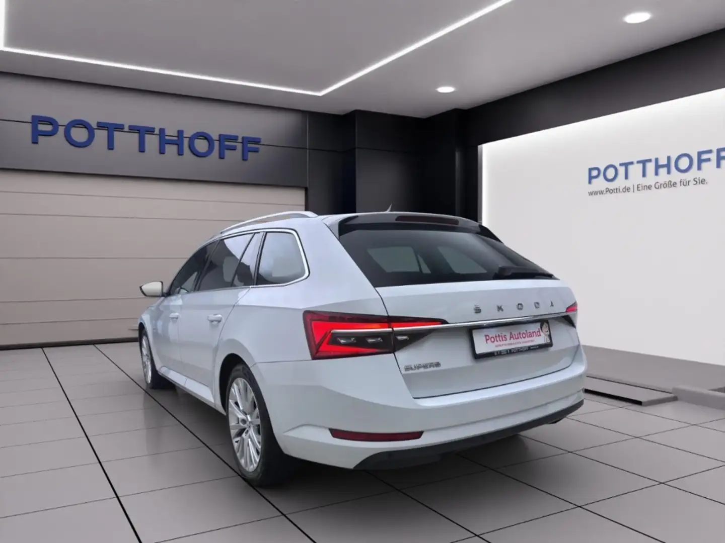 Skoda Superb Combi 2.0 TDI DSG STYLE PANO NAVI PDC SITZHZG Weiß - 2