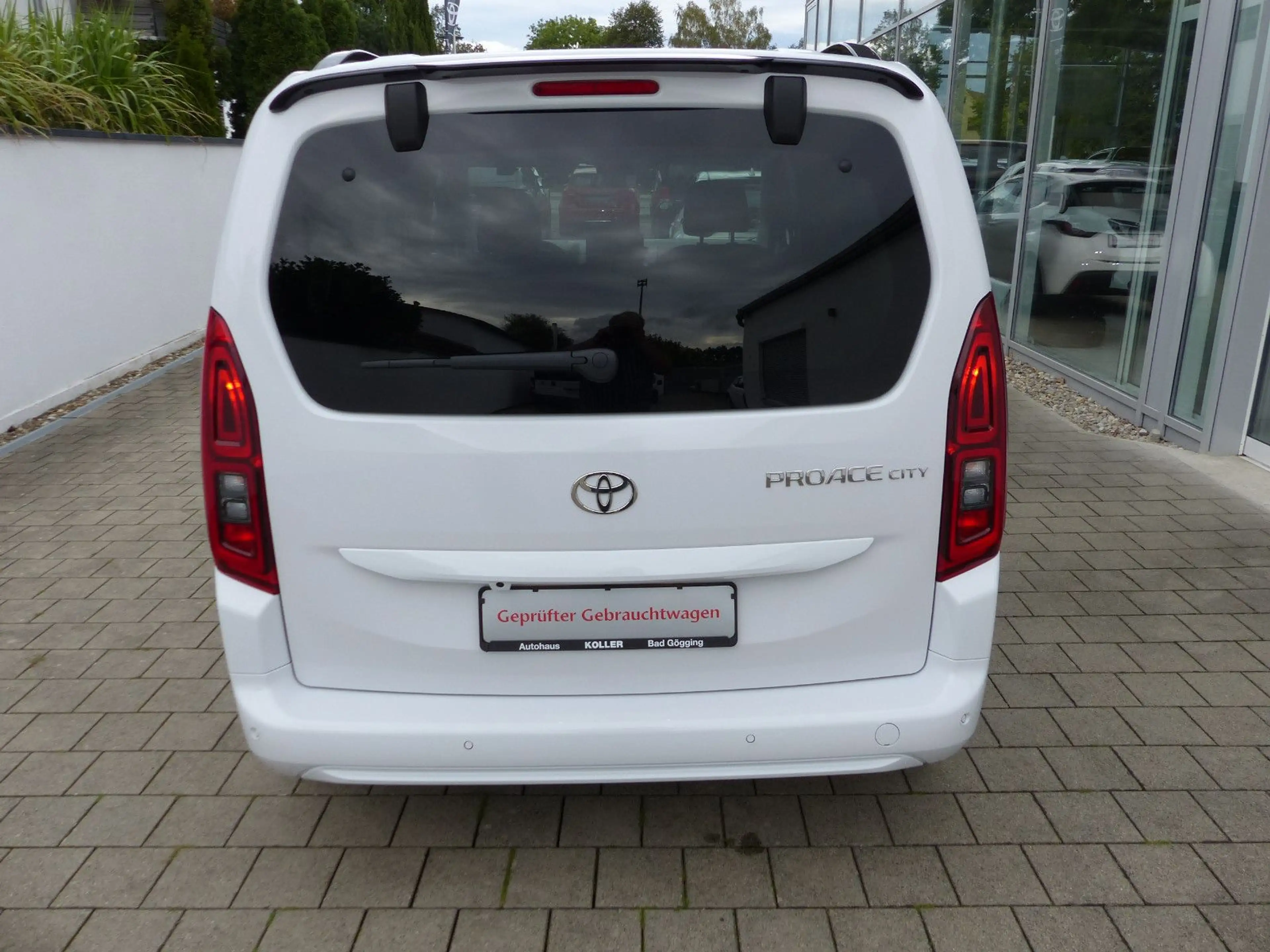 Toyota Proace City Verso 1.2 L1 Team Deutschland Navi — photo 4