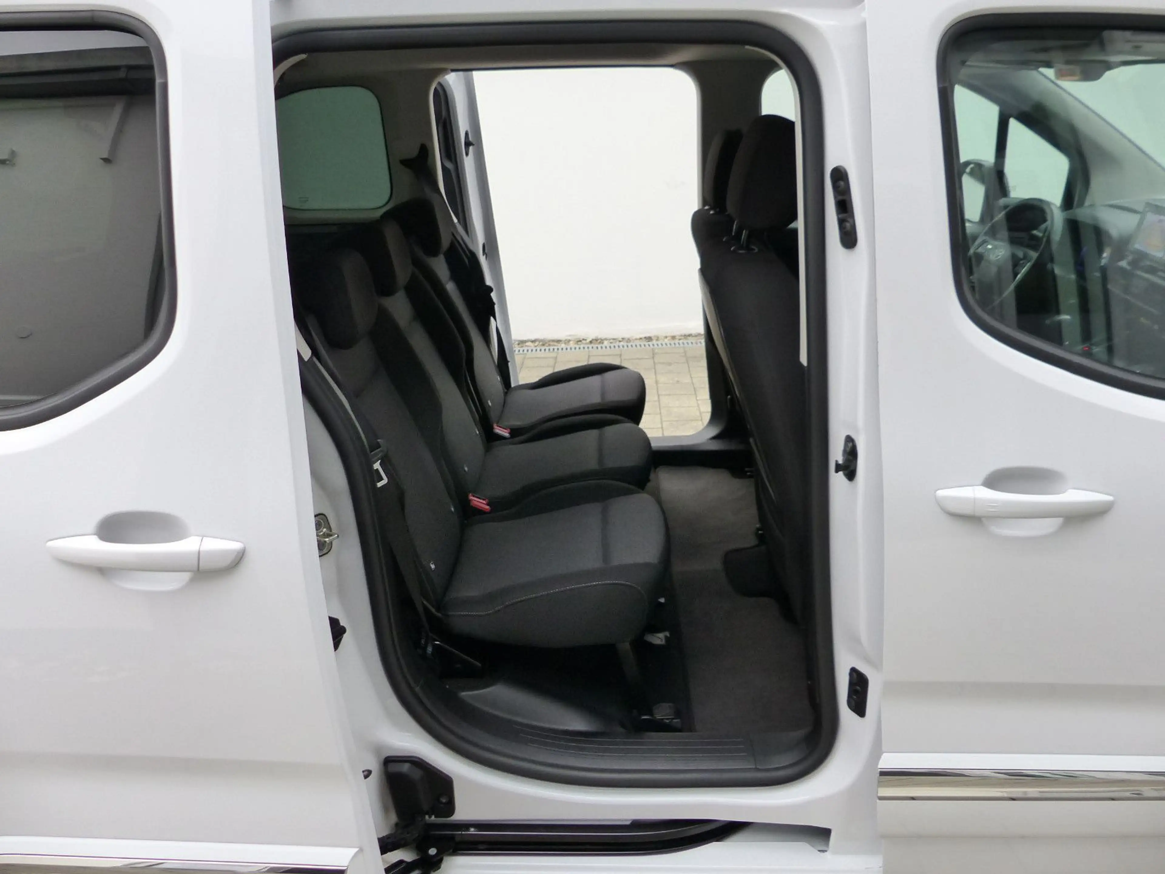 Toyota Proace City Verso 1.2 L1 Team Deutschland Navi — photo 7