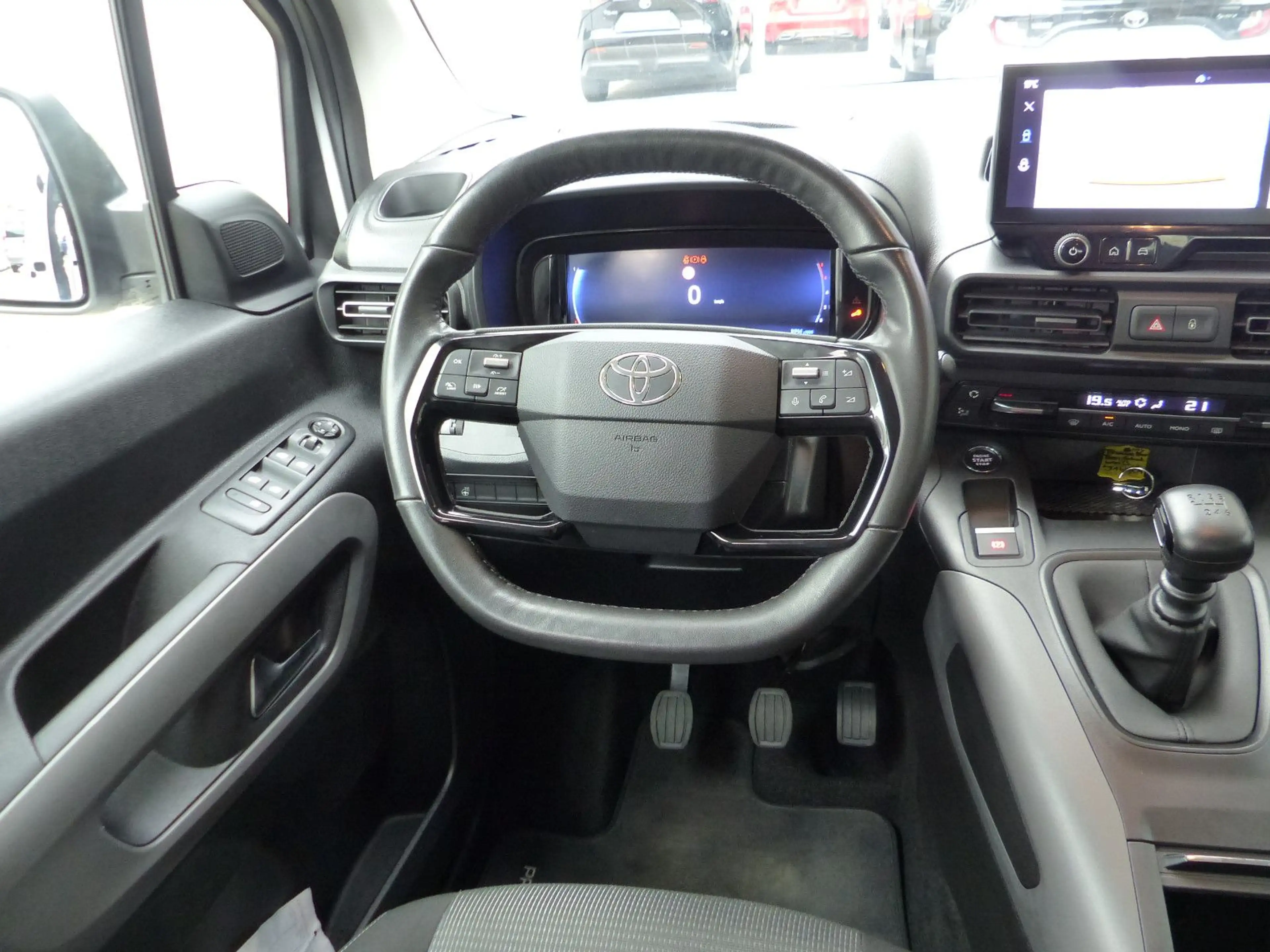 Toyota Proace City Verso 1.2 L1 Team Deutschland Navi — photo 9