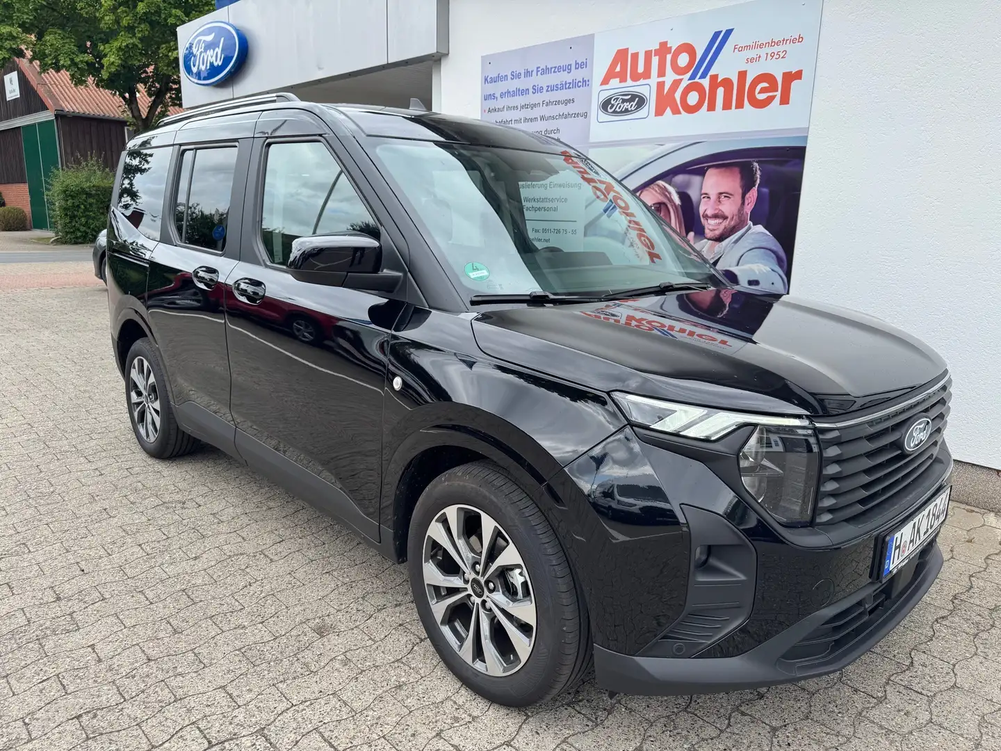 Ford Tourneo Courier Titanium Automatik (viele Extras) Schwarz - 1