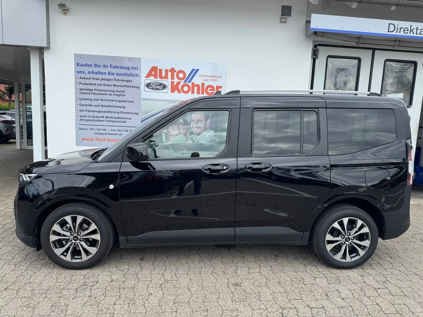 Ford Tourneo Courier Titanium Automatik (viele Extras) Schwarz - 2