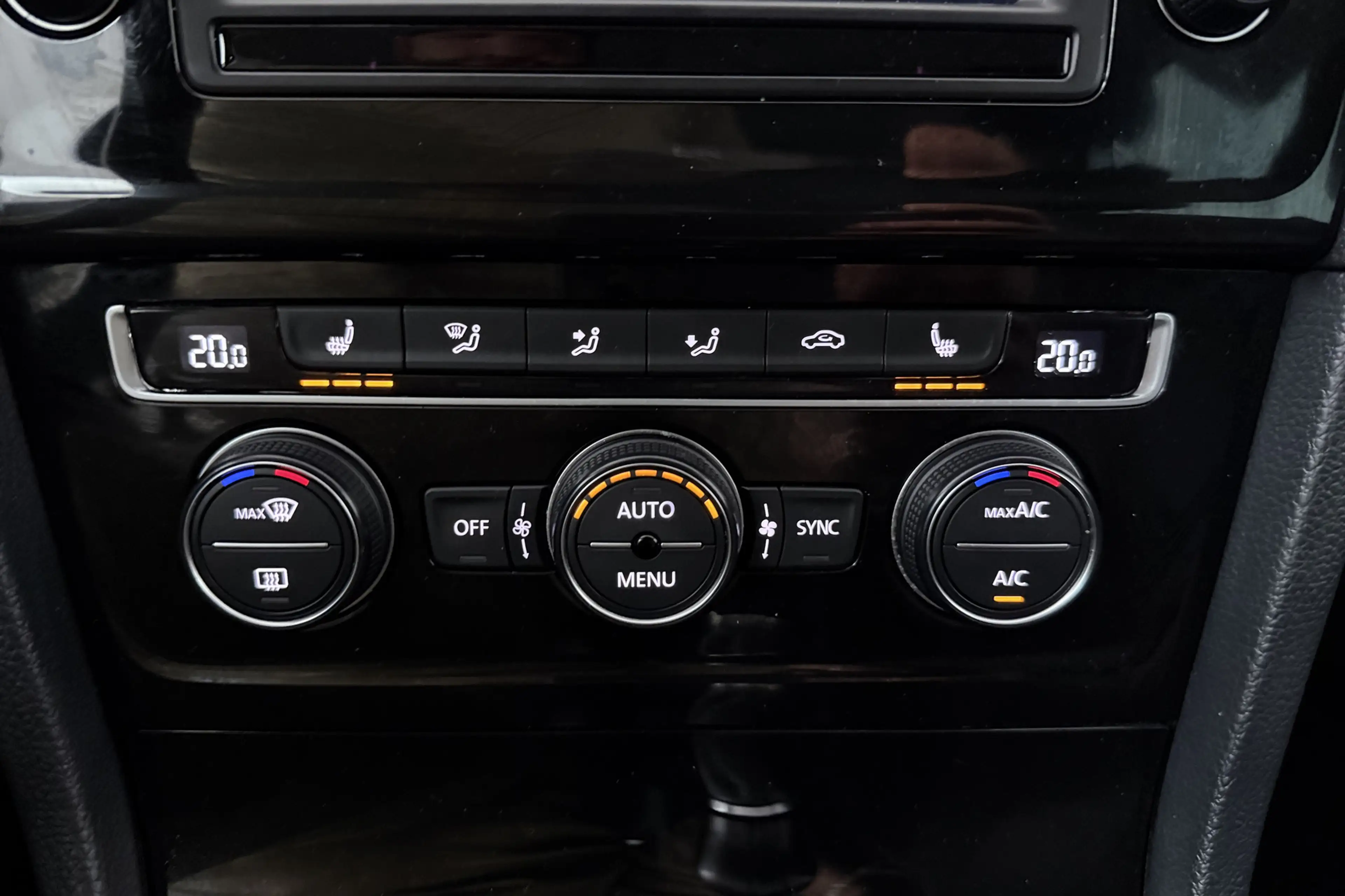 Volkswagen Golf 1.2 TSI Connected Series (CARPLAY, STOELVERWARMING — photo 8