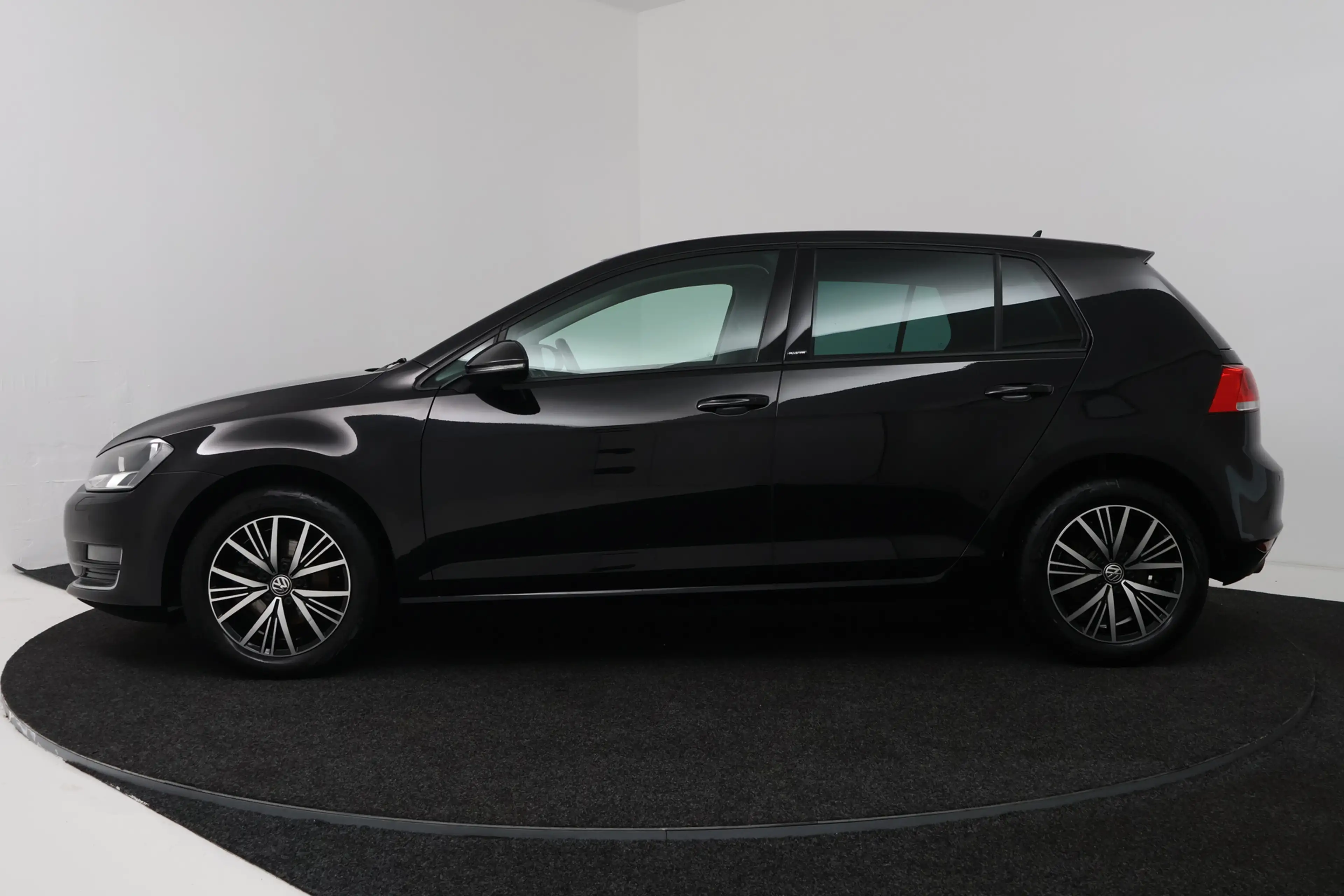 Volkswagen Golf 1.2 TSI Connected Series (CARPLAY, STOELVERWARMING — photo 2
