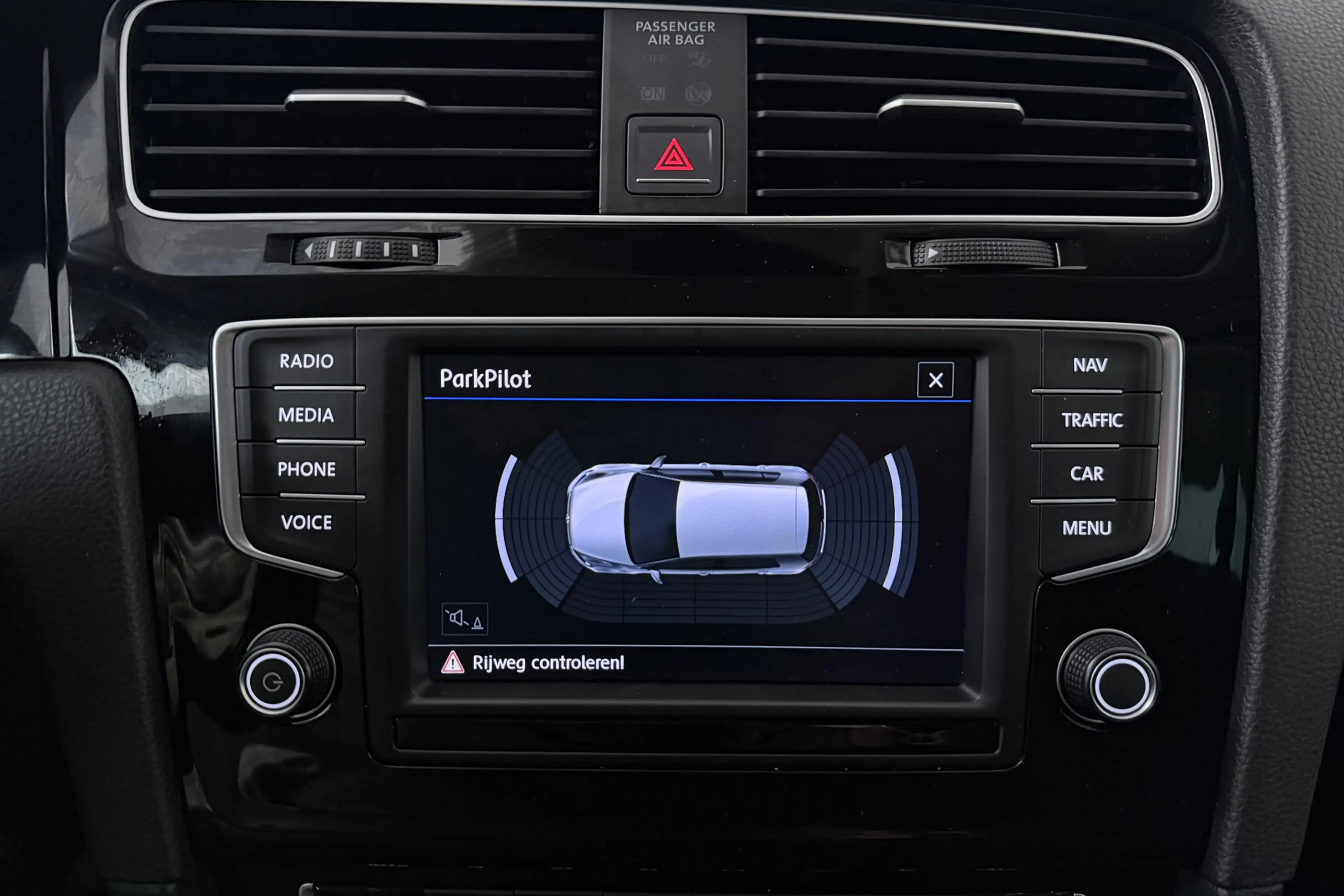 Volkswagen Golf 1.2 TSI Connected Series (CARPLAY, STOELVERWARMING — photo 14