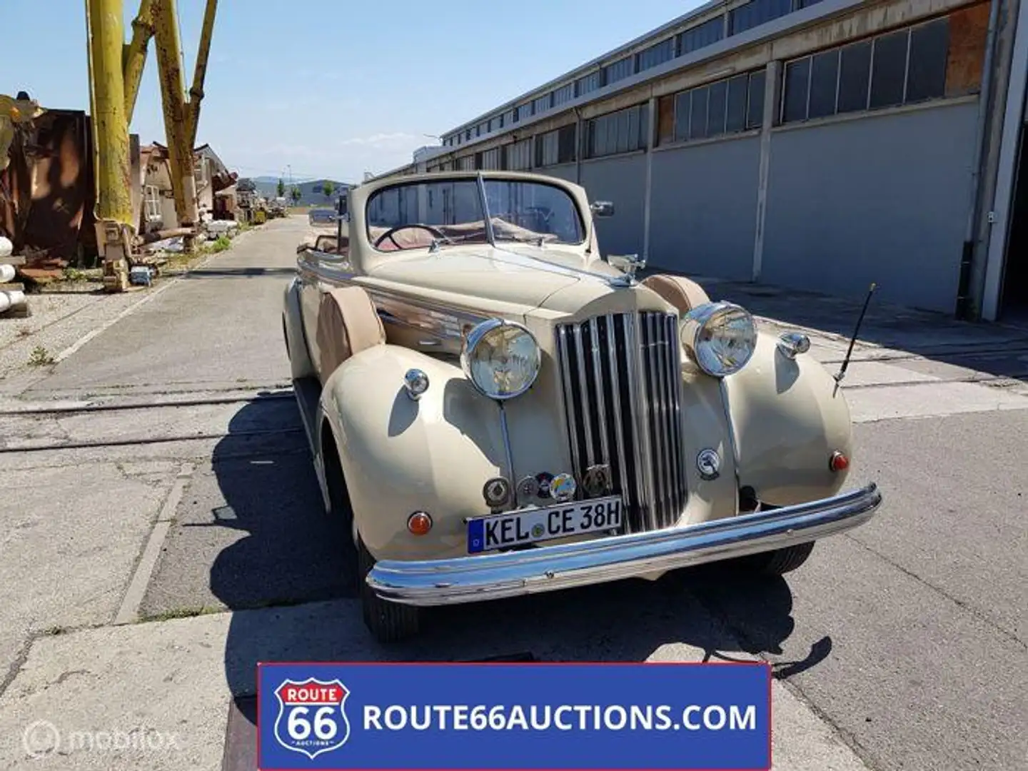 Oldtimer Packard Super 8 Schwarz - 1