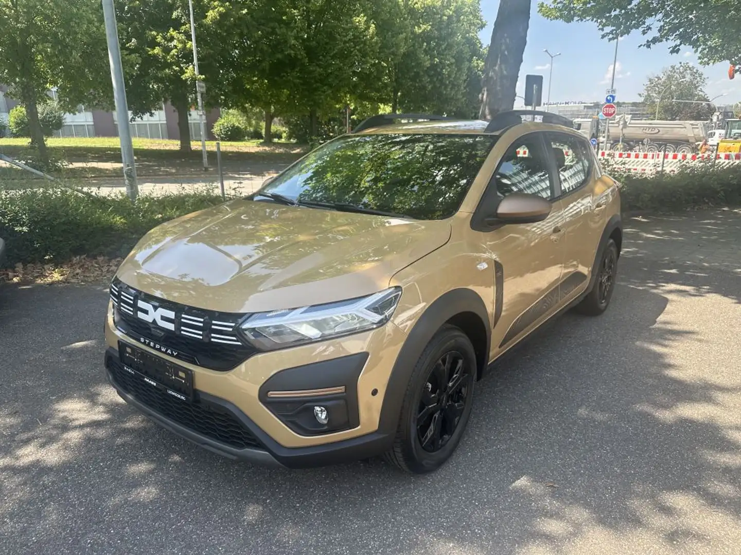 Dacia Sandero Stepway TCe 90 CVT Extreme Beige - 1