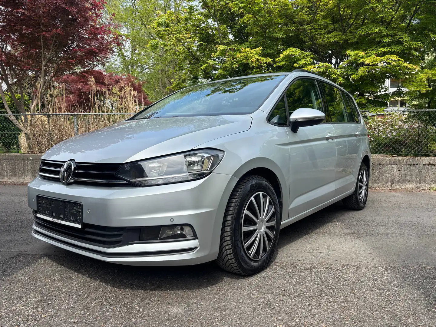 Volkswagen Touran 1.6 TDI / Service Neu / 4x Bremsen Neu Silber - 1