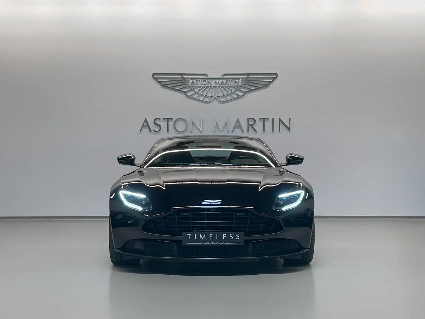 Aston Martin DB11 V8 Coupe | Aston Martin Brussels Fekete - 2