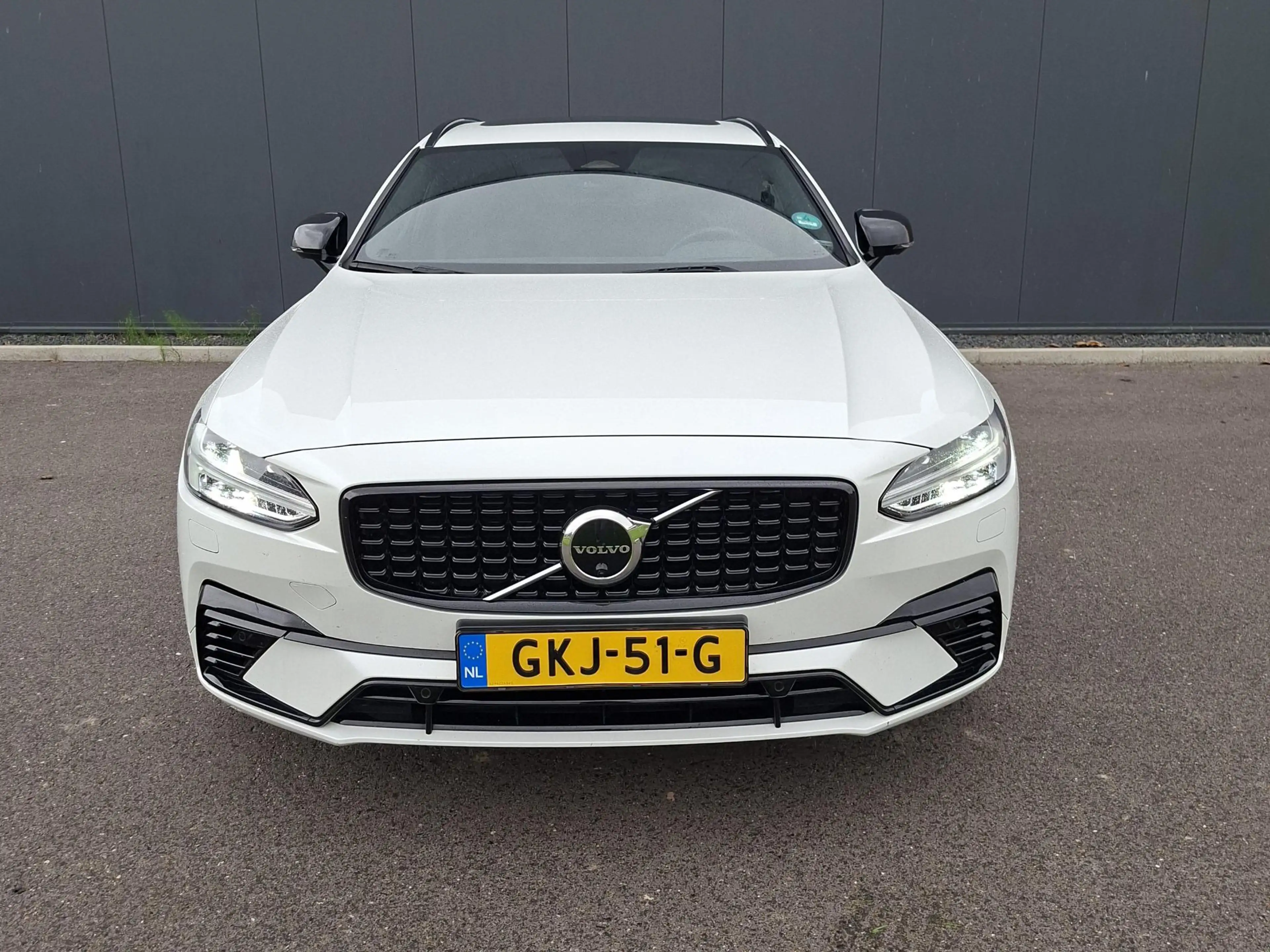 Volvo V90 2.0 T6 Plug-in hybrid AWD Ultimate Bright |Stoelve — photo 3