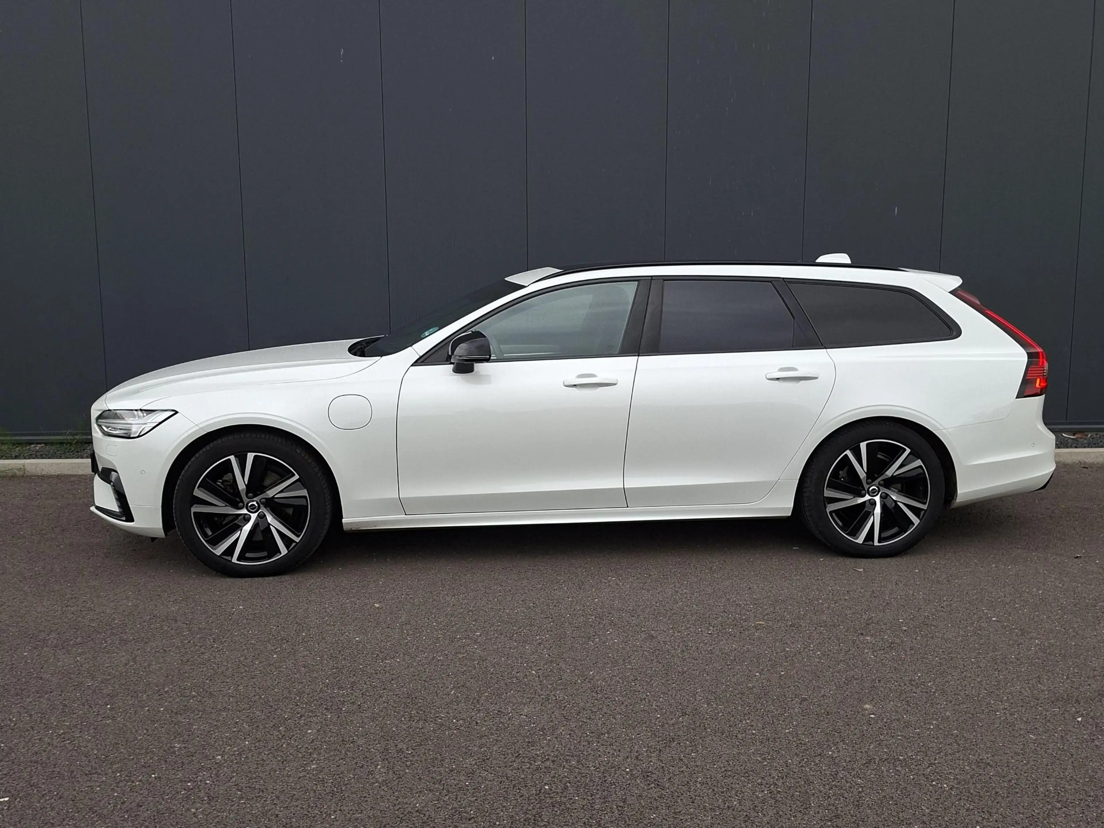 Volvo V90 2.0 T6 Plug-in hybrid AWD Ultimate Bright |Stoelve — photo 2