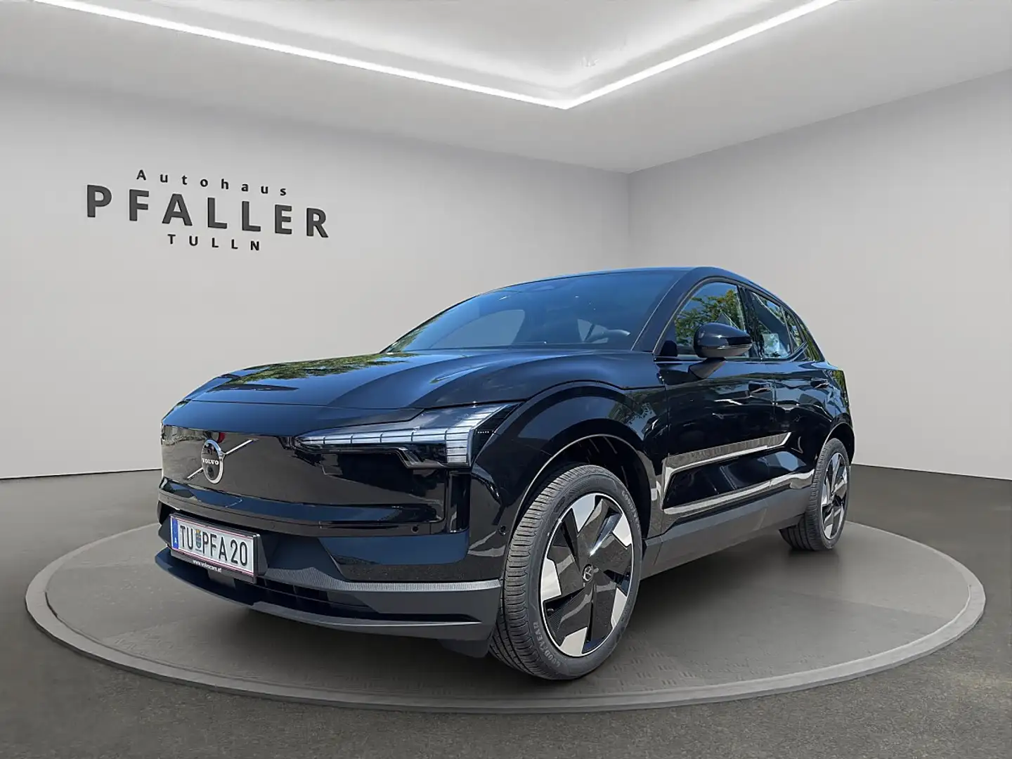 Volvo EX30 P5 Long Range Electric 69kWh Ultra Schwarz - 1