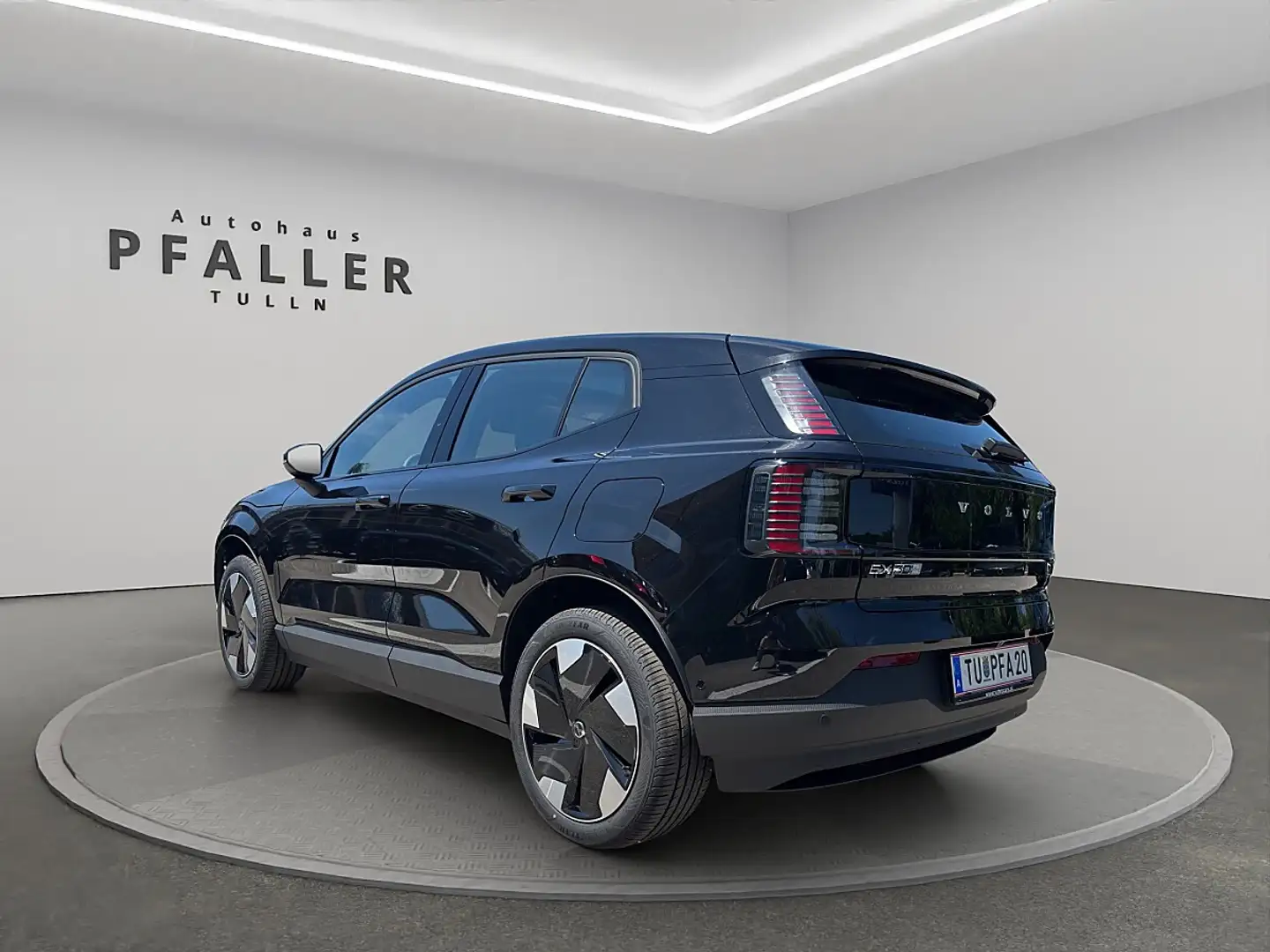Volvo EX30 P5 Long Range Electric 69kWh Ultra Schwarz - 2