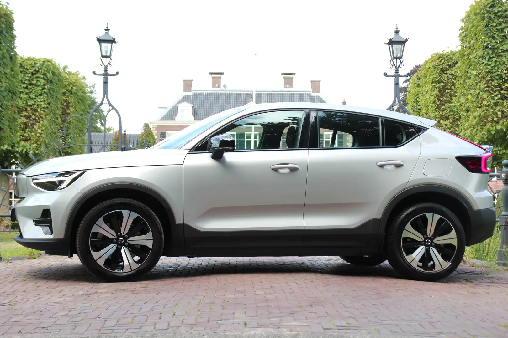 Volvo C40 Single Motor Core 69 kWh | NL-AUTO! | 1 EIGENAAR! Gris - 2