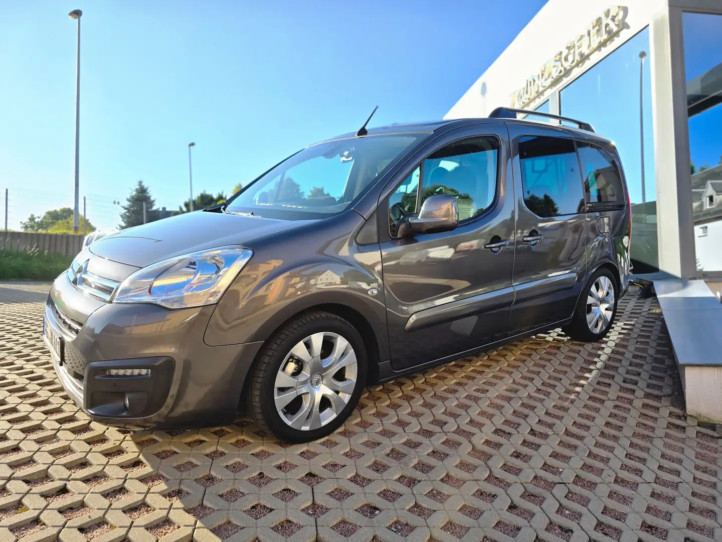 Citroen Berlingo Berlingo Multispace BlueHDi 120 S Braun - 1