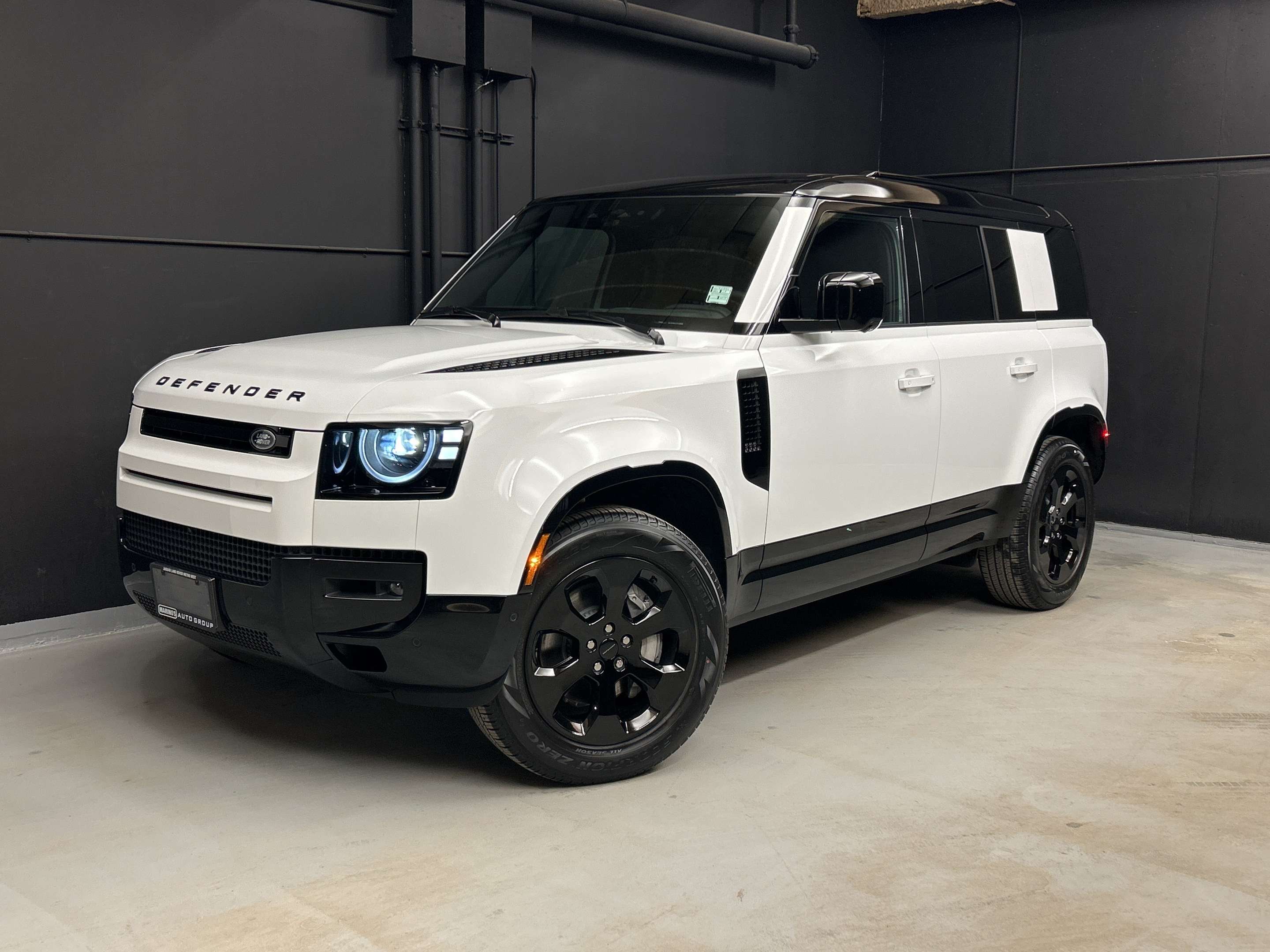 2026 Land Rover Defender X-Dynamic SE
