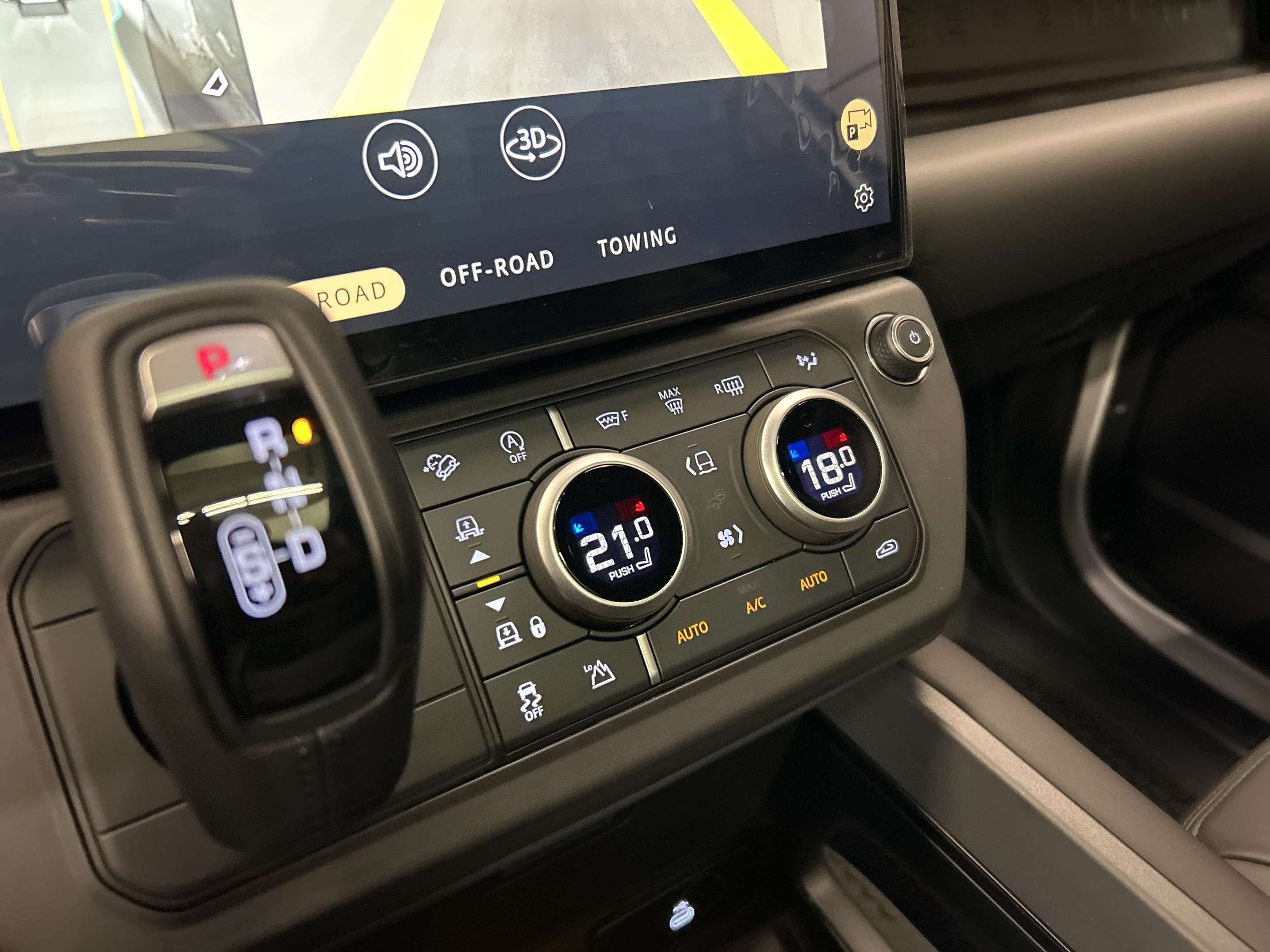 2026 Land Rover Defender X-Dynamic SE thumb 18