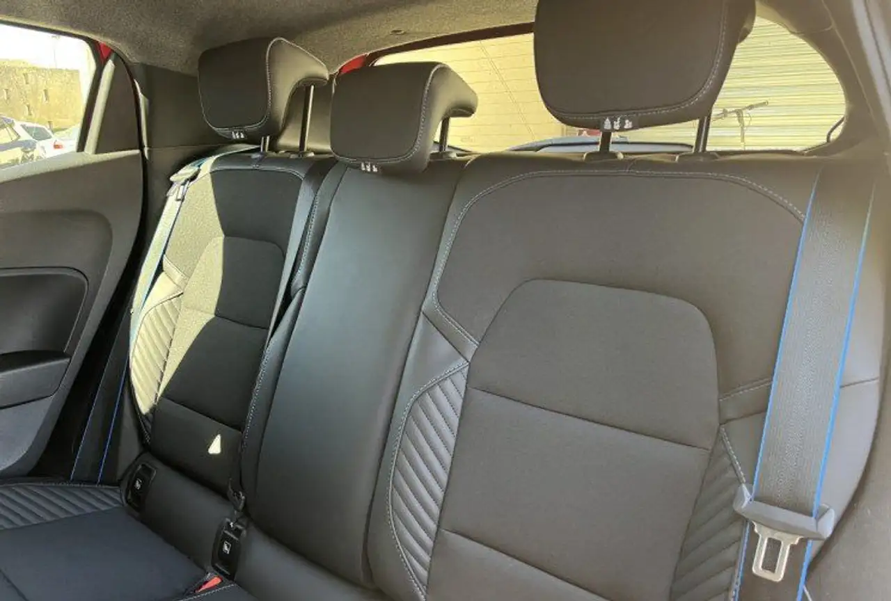 Renault Clio Citadine 3 portes — photo 11