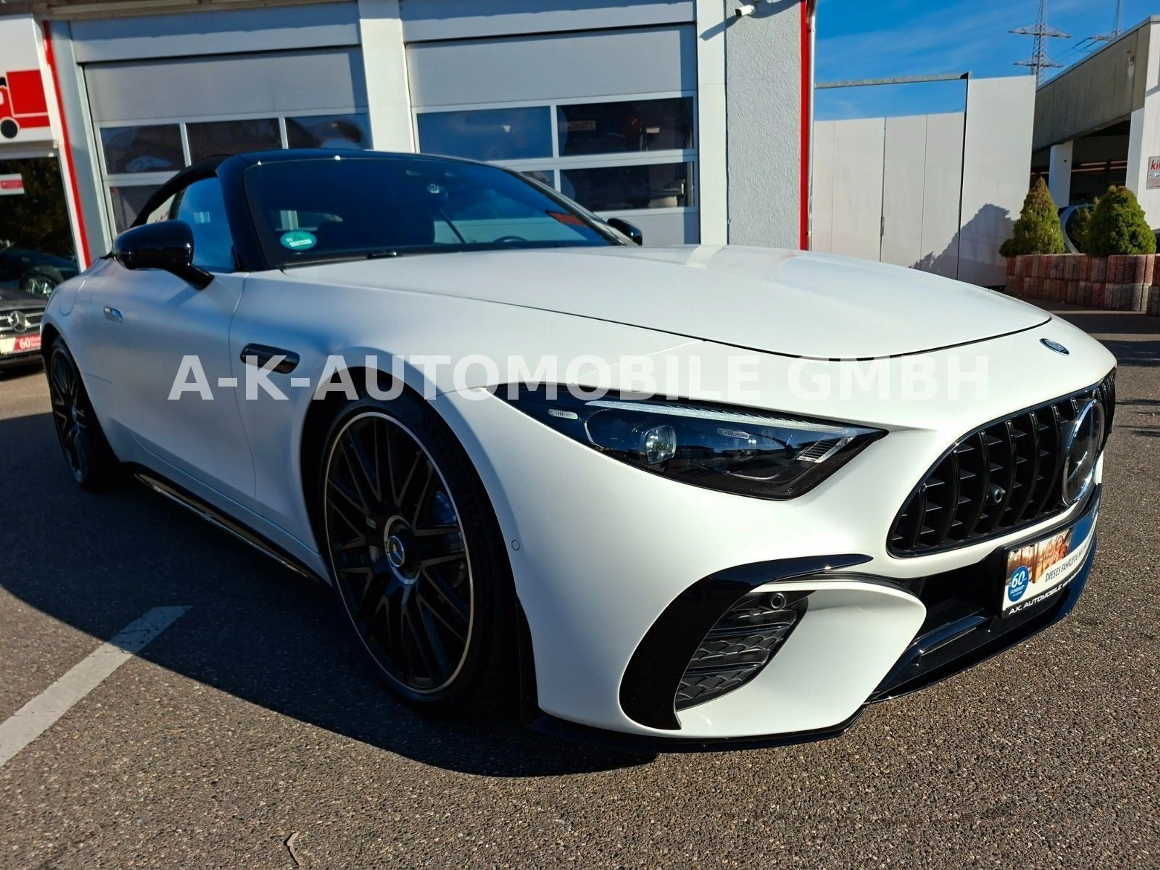 Mercedes-Benz SL 43 AMG Roadster — photo 13