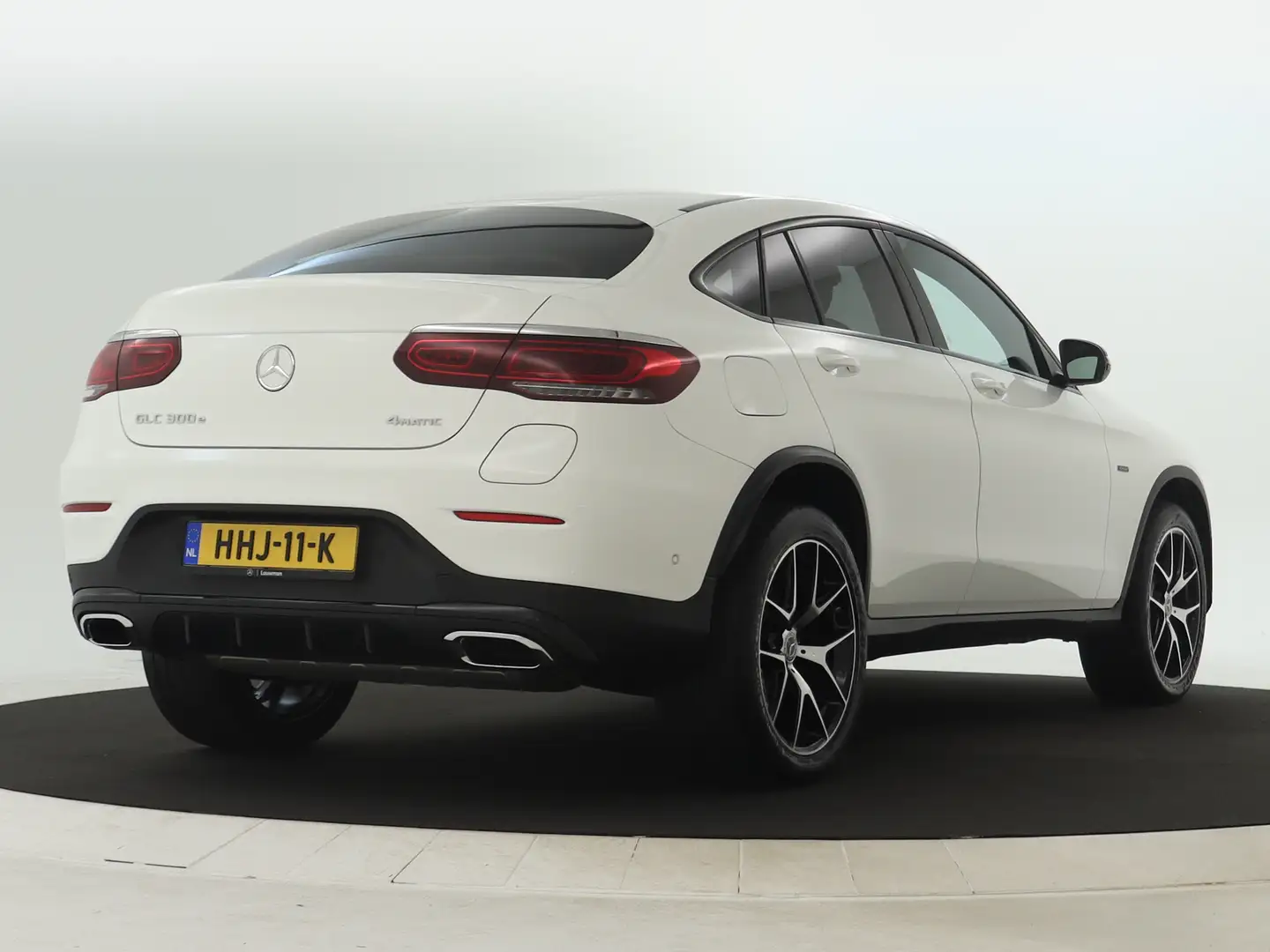 Mercedes-Benz GLC 300 Coupé 300e 4-MATIC AMG-Line | Night Pakket | 20 In Wit - 2