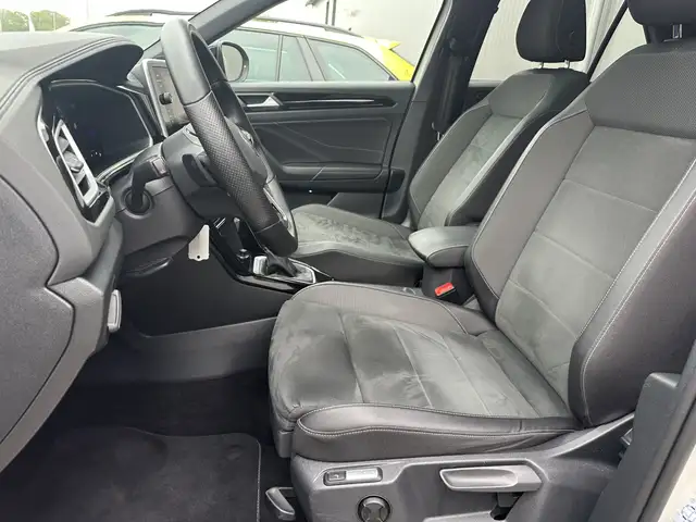 Volkswagen T-Roc view 10