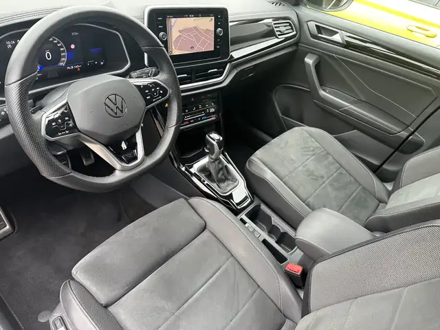 Volkswagen T-Roc view 9