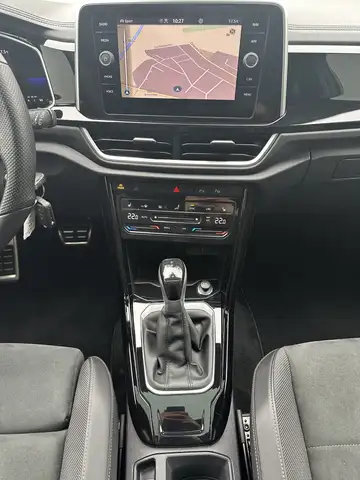 Volkswagen T-Roc view 14