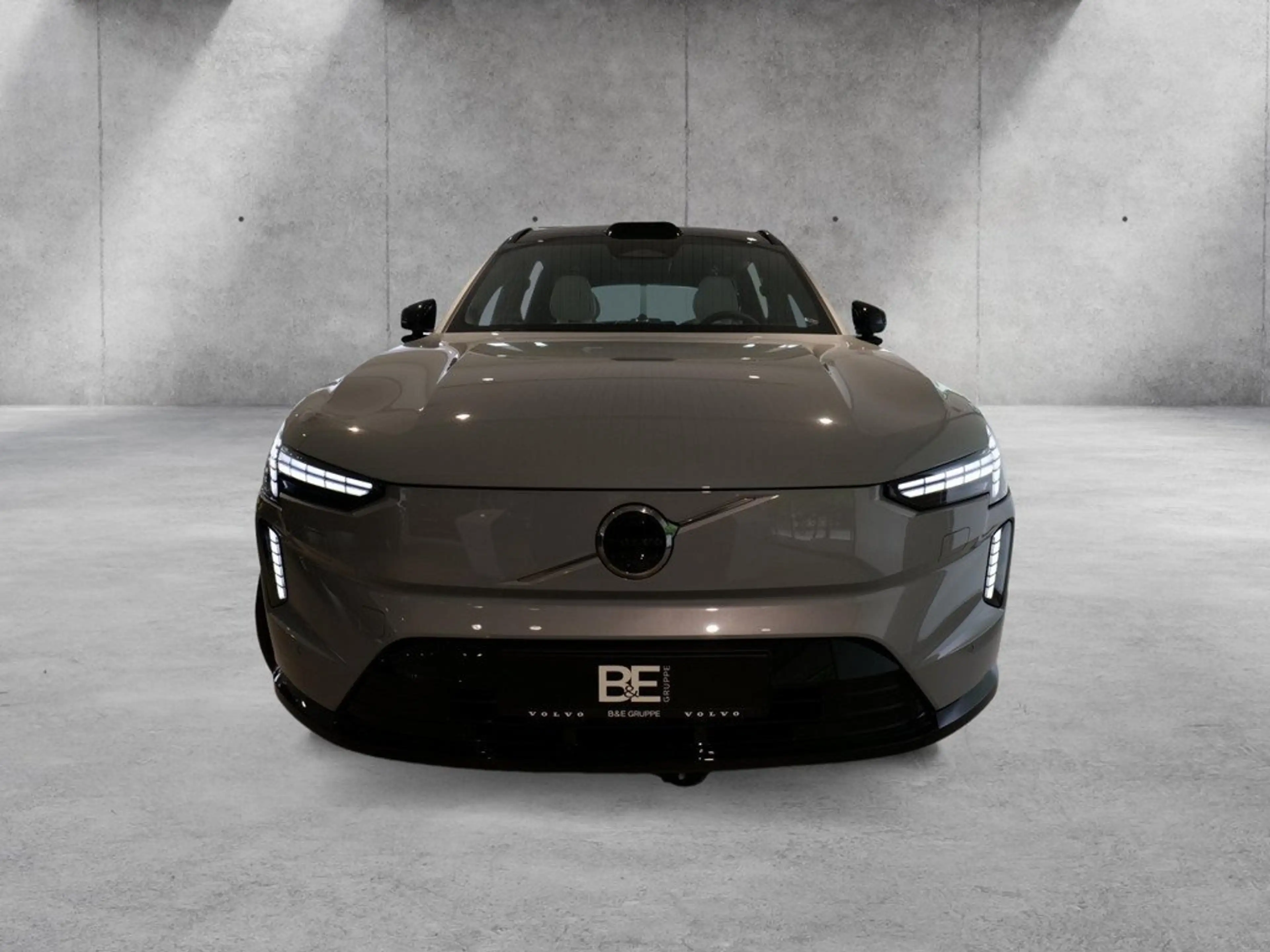 Volvo EX90 Ultra Performance Pure Electric AWD — photo 2