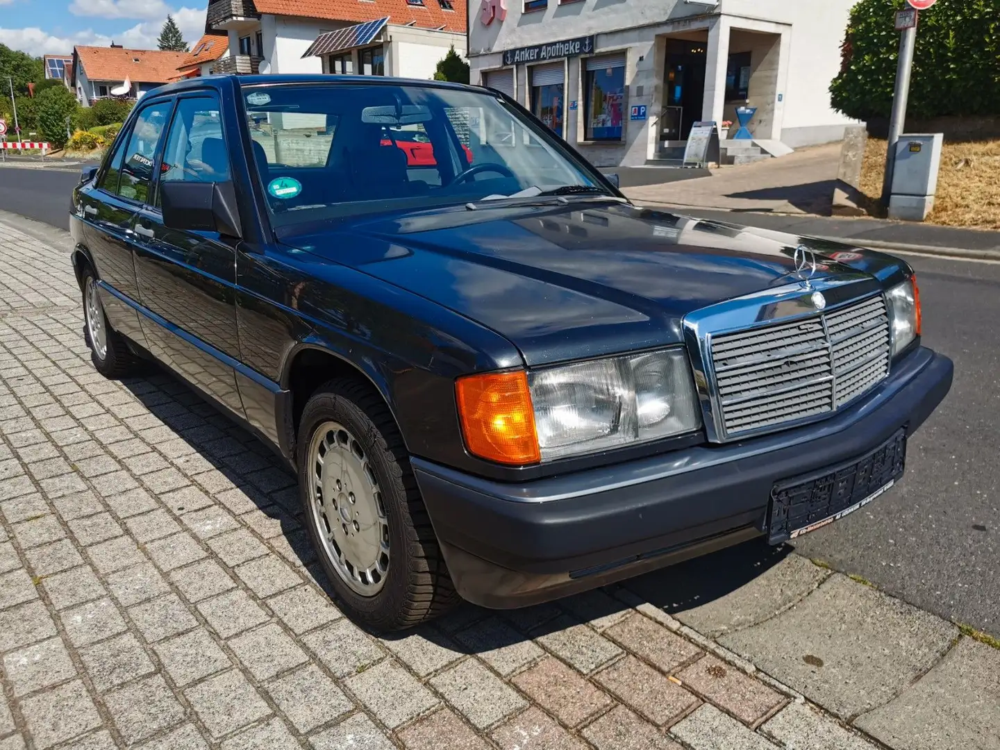 Mercedes-Benz 190 E 2,3 l / Oldtimer / Schiebedach Schwarz - 1
