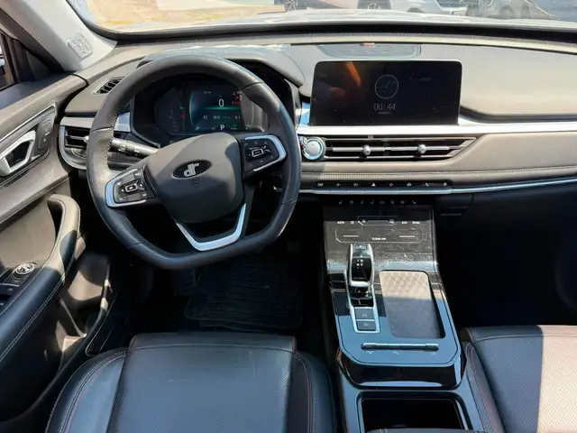 DR Automobiles DR6.0 view 8