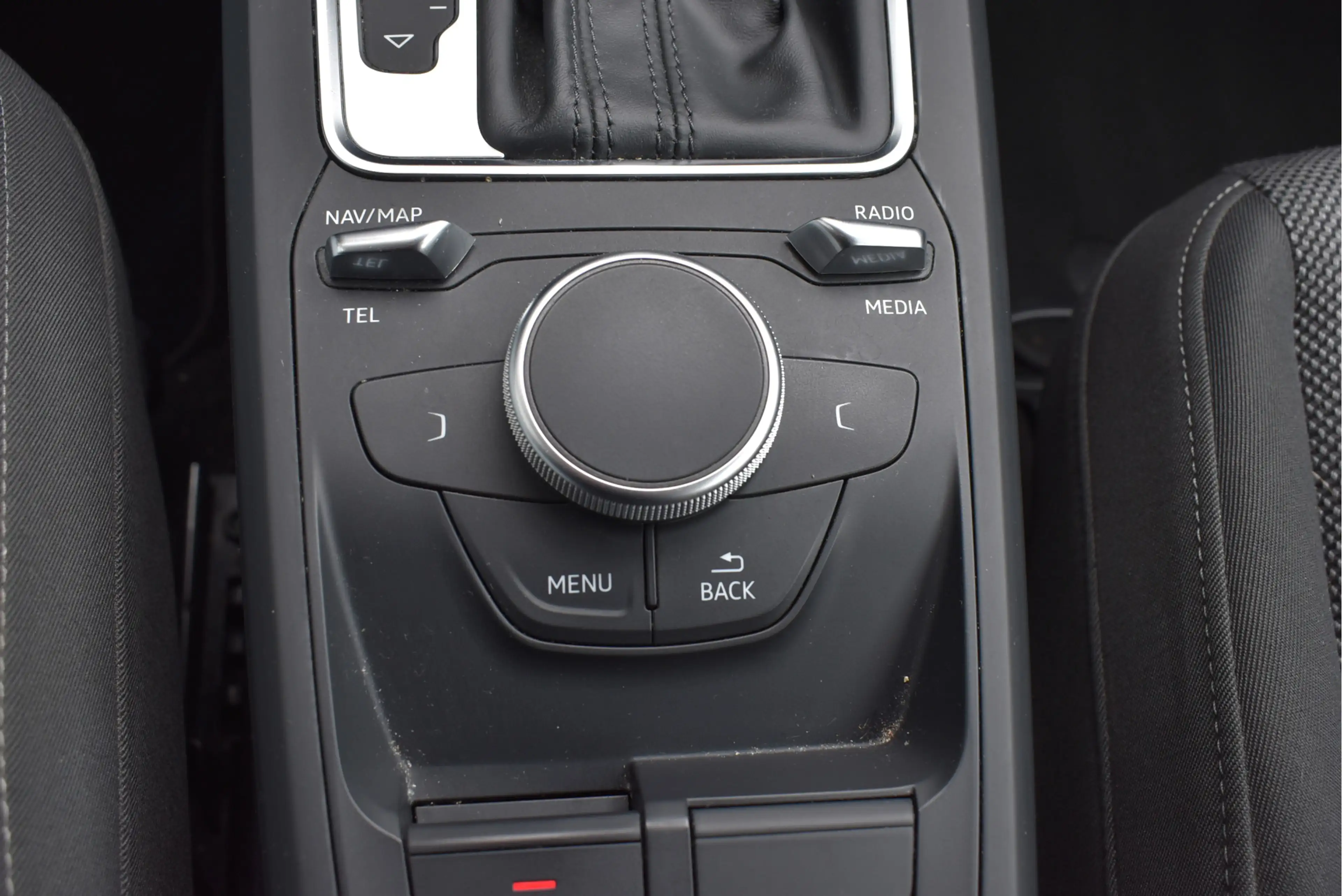 Audi Q2 1.4 TFSI CoD Design Stoelverwarming, Cruise contro — photo 16