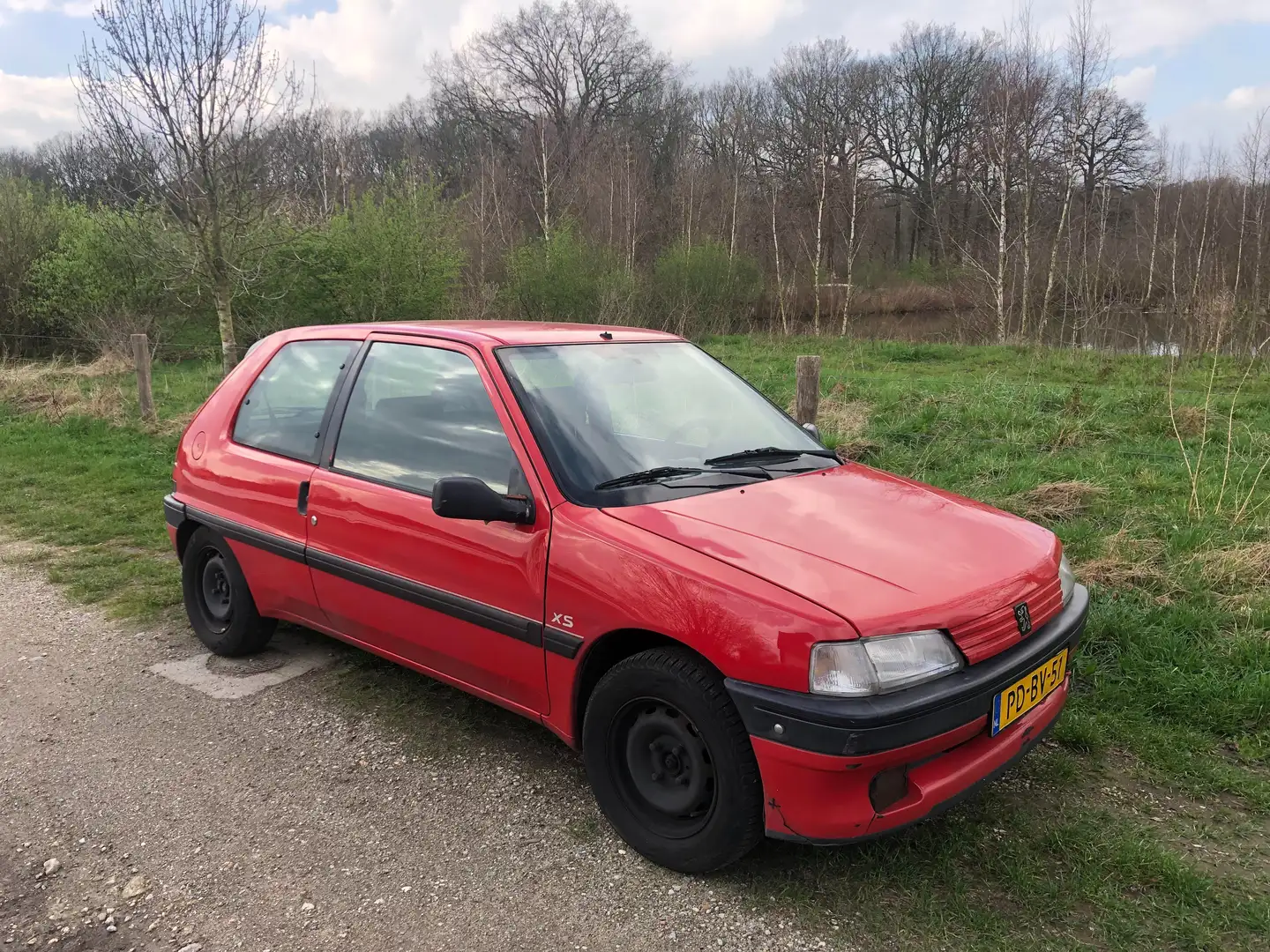 Peugeot 106 1.4 XS crvena - 2