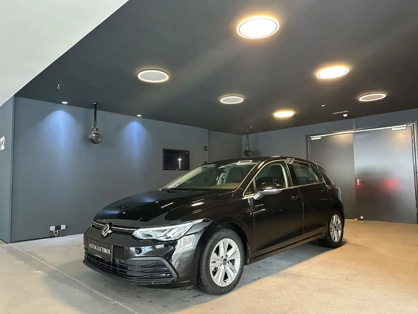 Volkswagen Golf Life 2,0TDI DSG NP 36800 Schwarz - 2