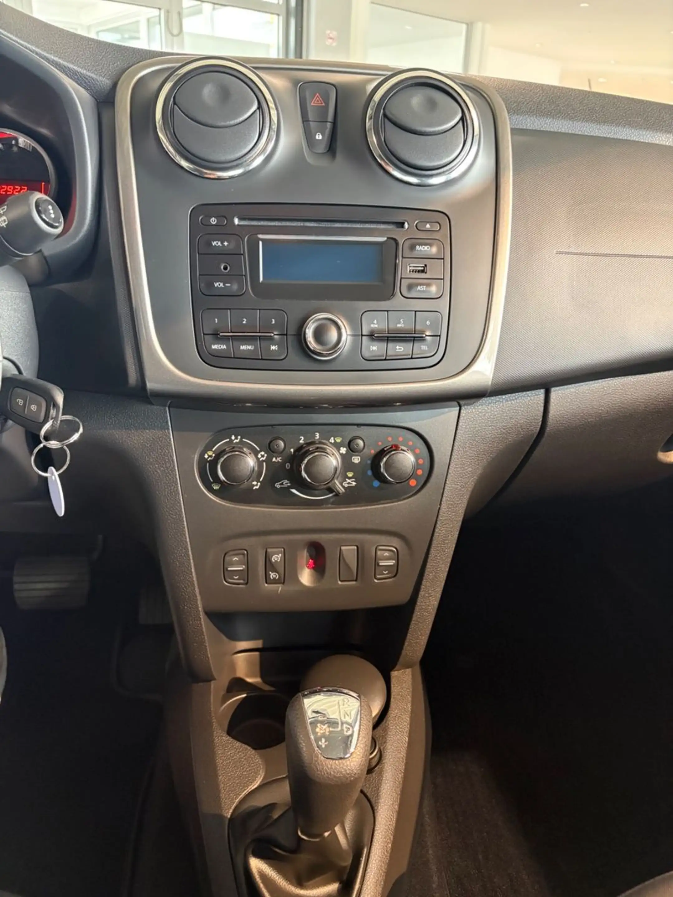 Dacia Sandero II Stepway Prestige*Automatik*Wenig km — photo 14