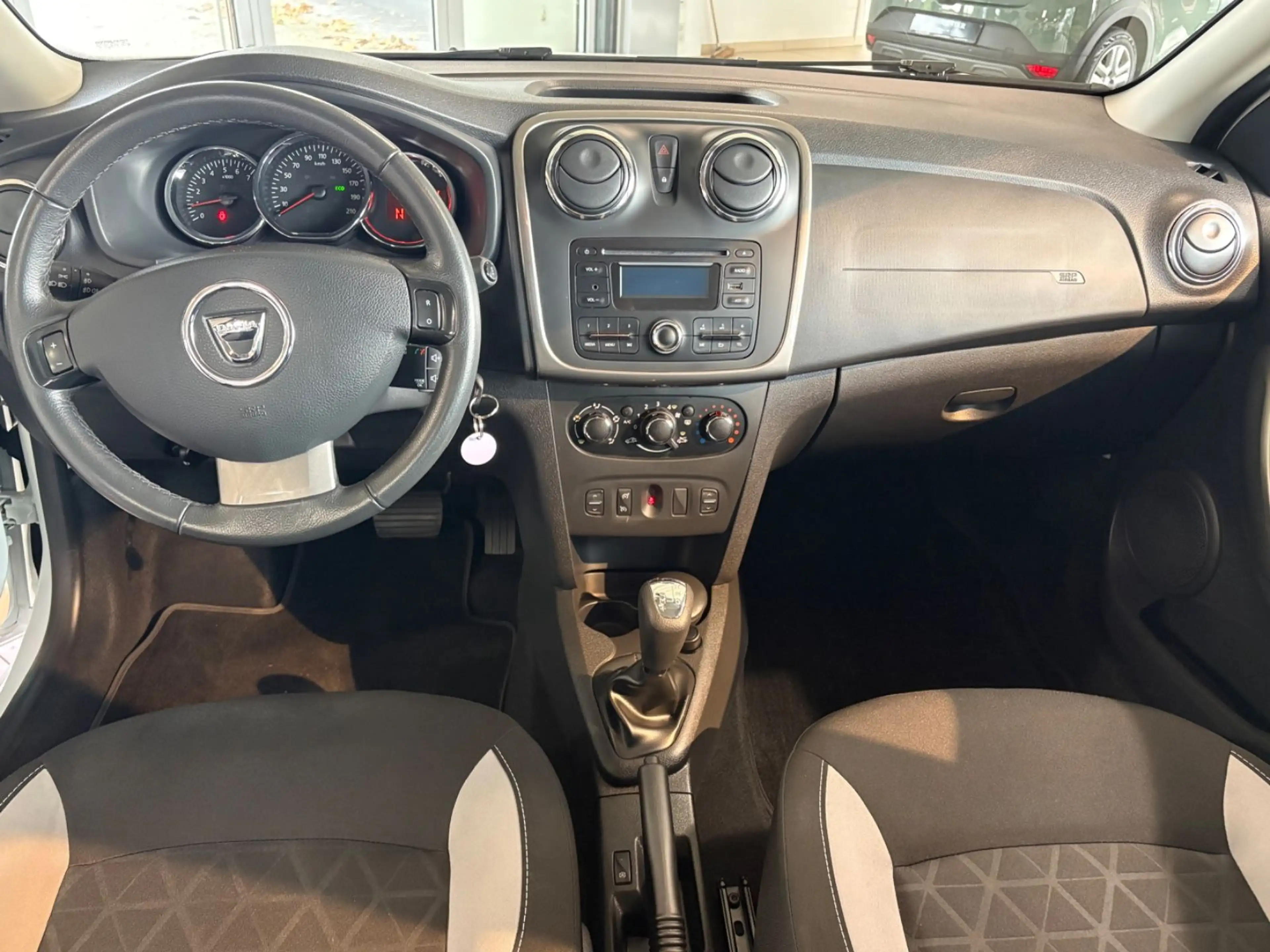 Dacia Sandero II Stepway Prestige*Automatik*Wenig km — photo 12