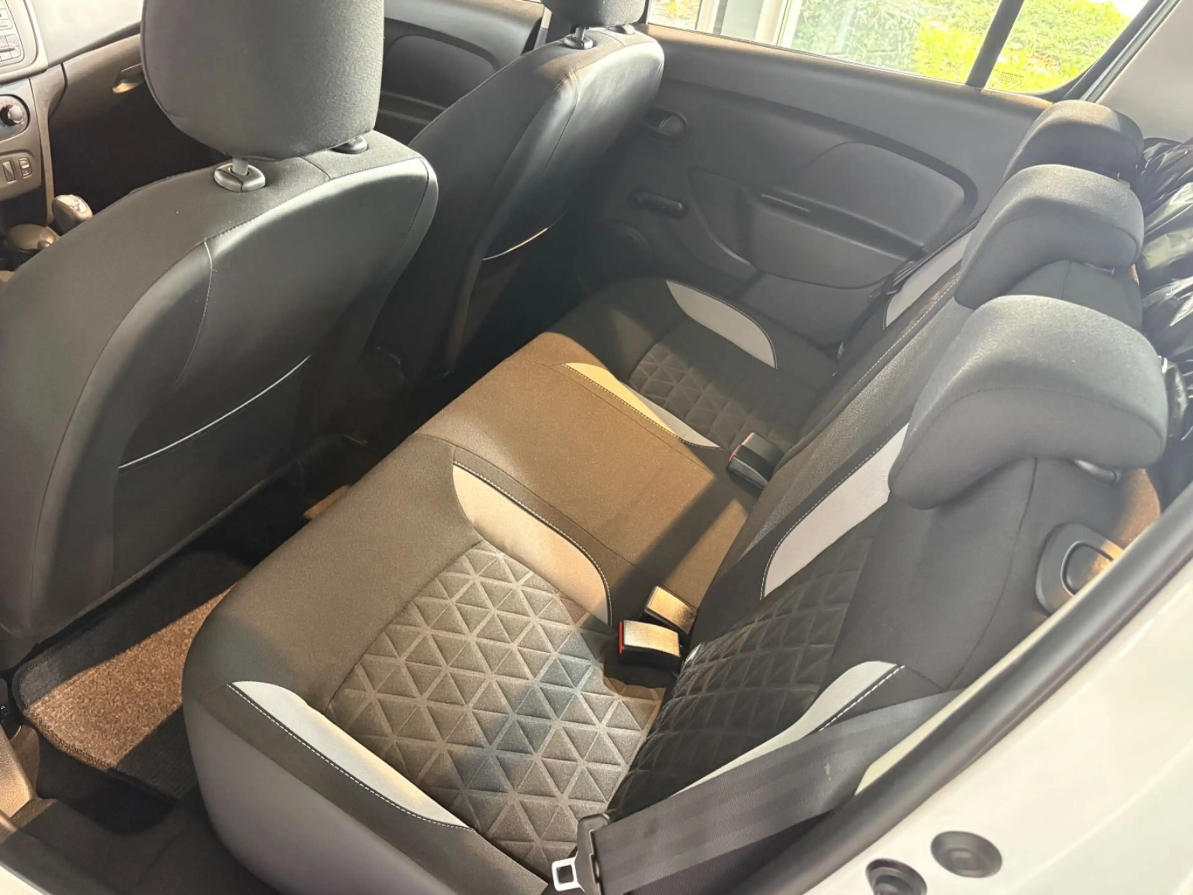 Dacia Sandero II Stepway Prestige*Automatik*Wenig km — photo 11