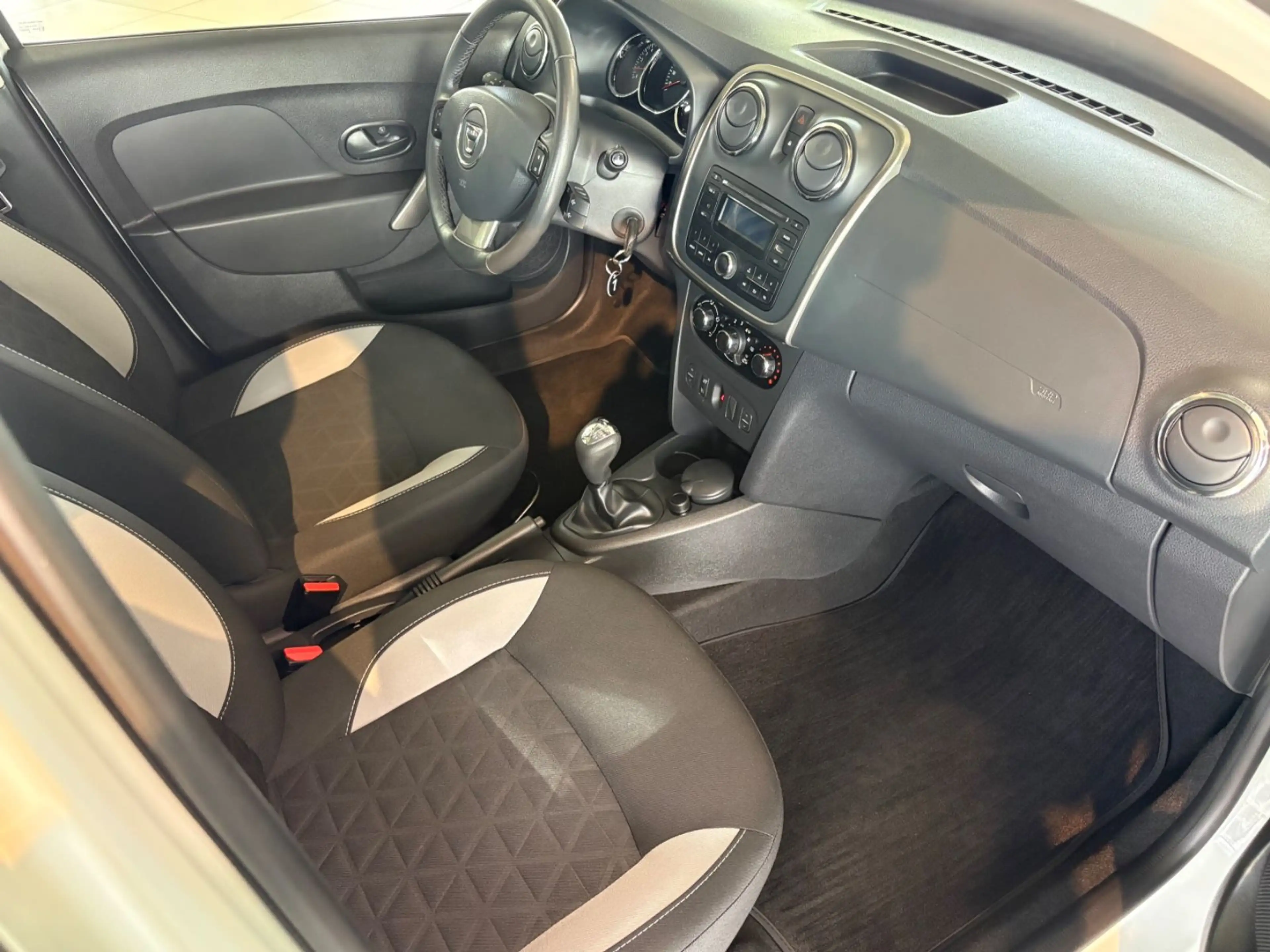 Dacia Sandero II Stepway Prestige*Automatik*Wenig km — photo 10