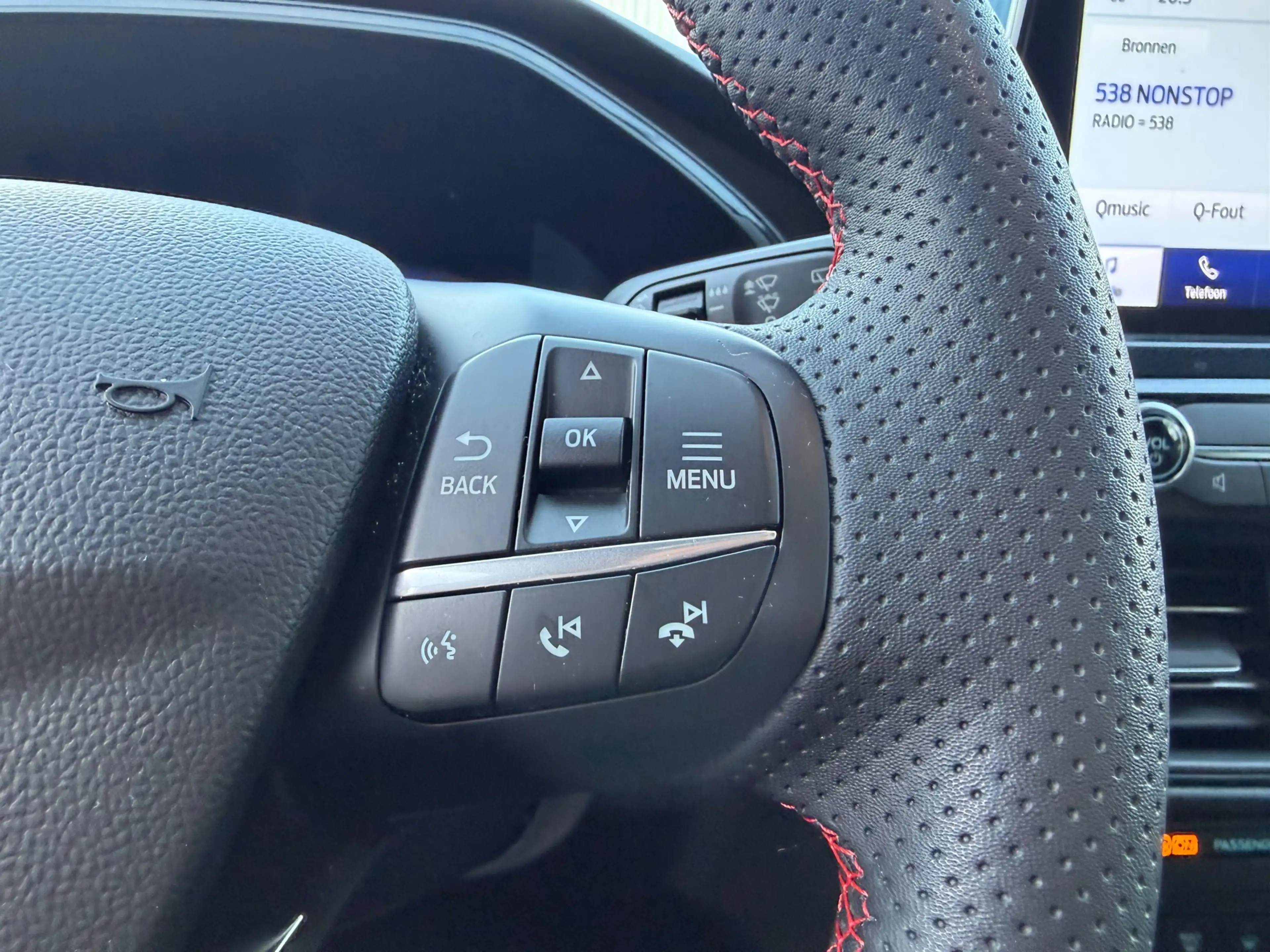 Ford Kuga 2.5 PHEV GRAPHITE TECH EDITION | BLACK-PACK | TREK — photo 40