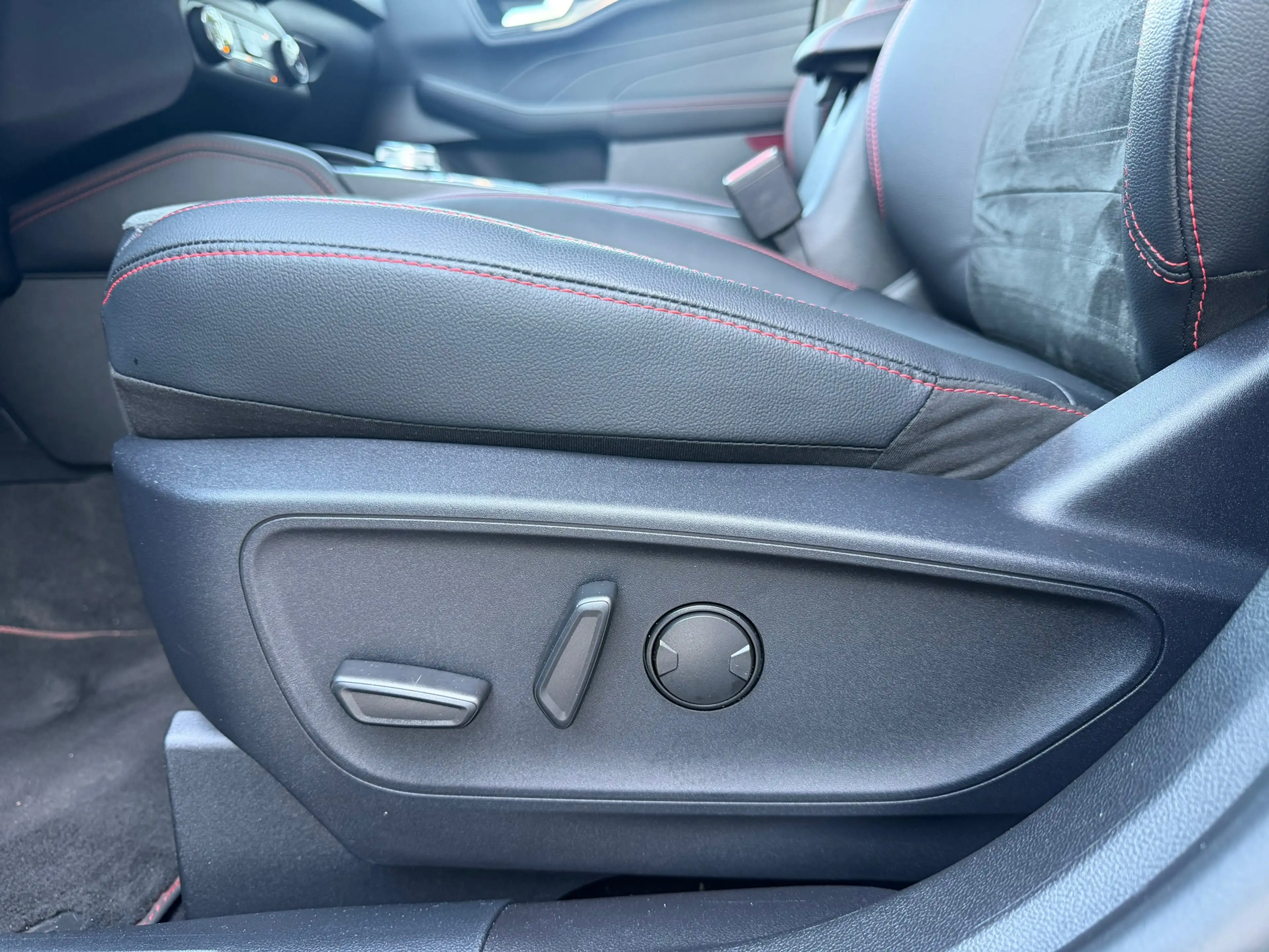 Ford Kuga 2.5 PHEV GRAPHITE TECH EDITION | BLACK-PACK | TREK — photo 8