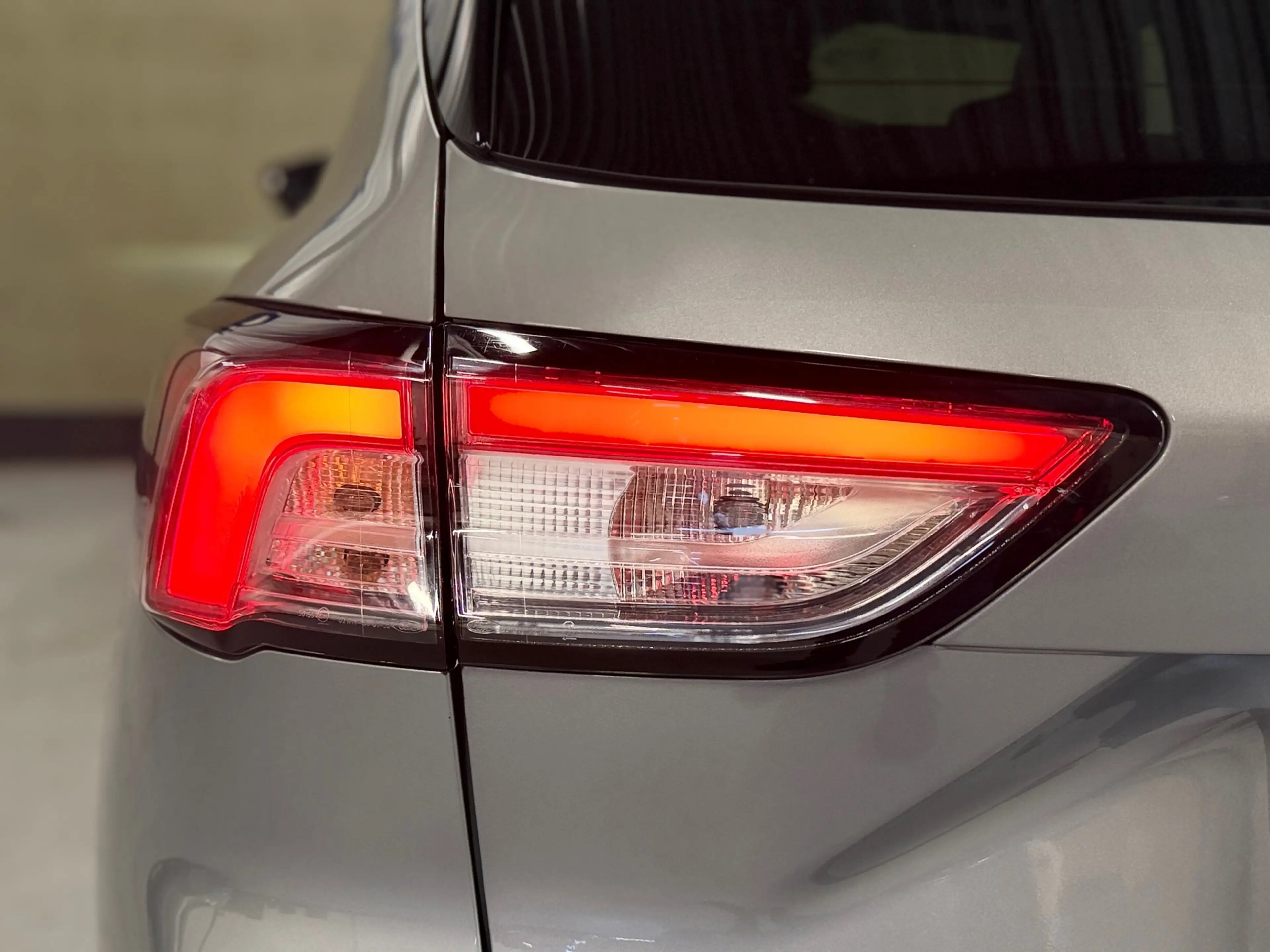 Ford Kuga 2.5 PHEV GRAPHITE TECH EDITION | BLACK-PACK | TREK — photo 36