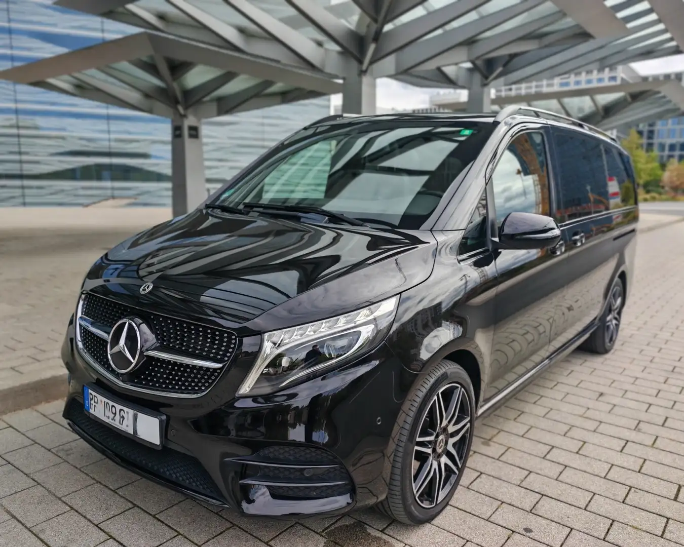 Mercedes-Benz V 300 V 300 d lang 4Matic/AMG-Line/Panorama Noir - 2