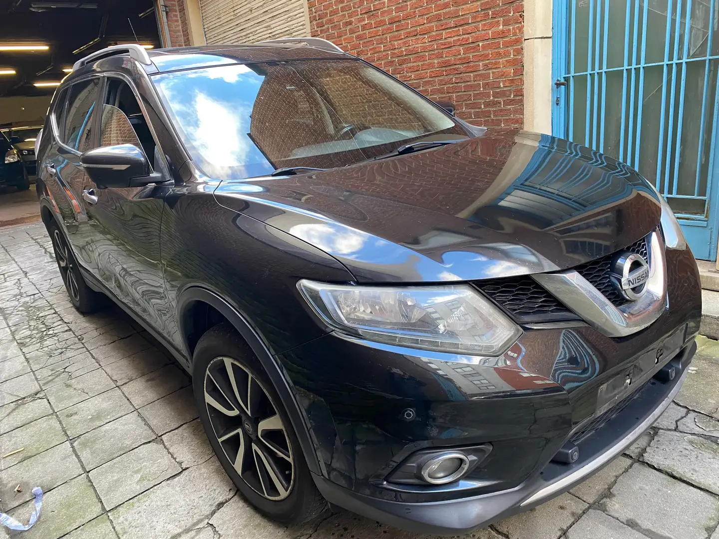 Nissan X-Trail 1.6 dCi 2WD Connect Edition Zwart - 2